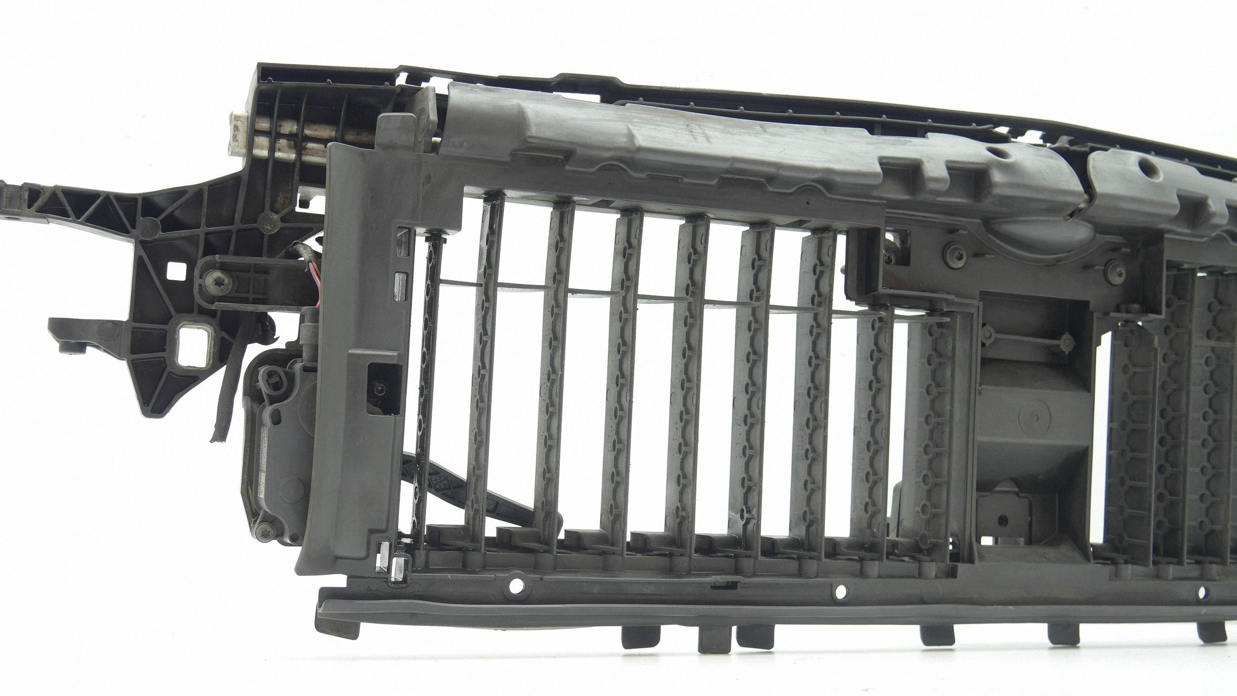console support panel for radiators of a bumper MERCEDES W213 A2136201701