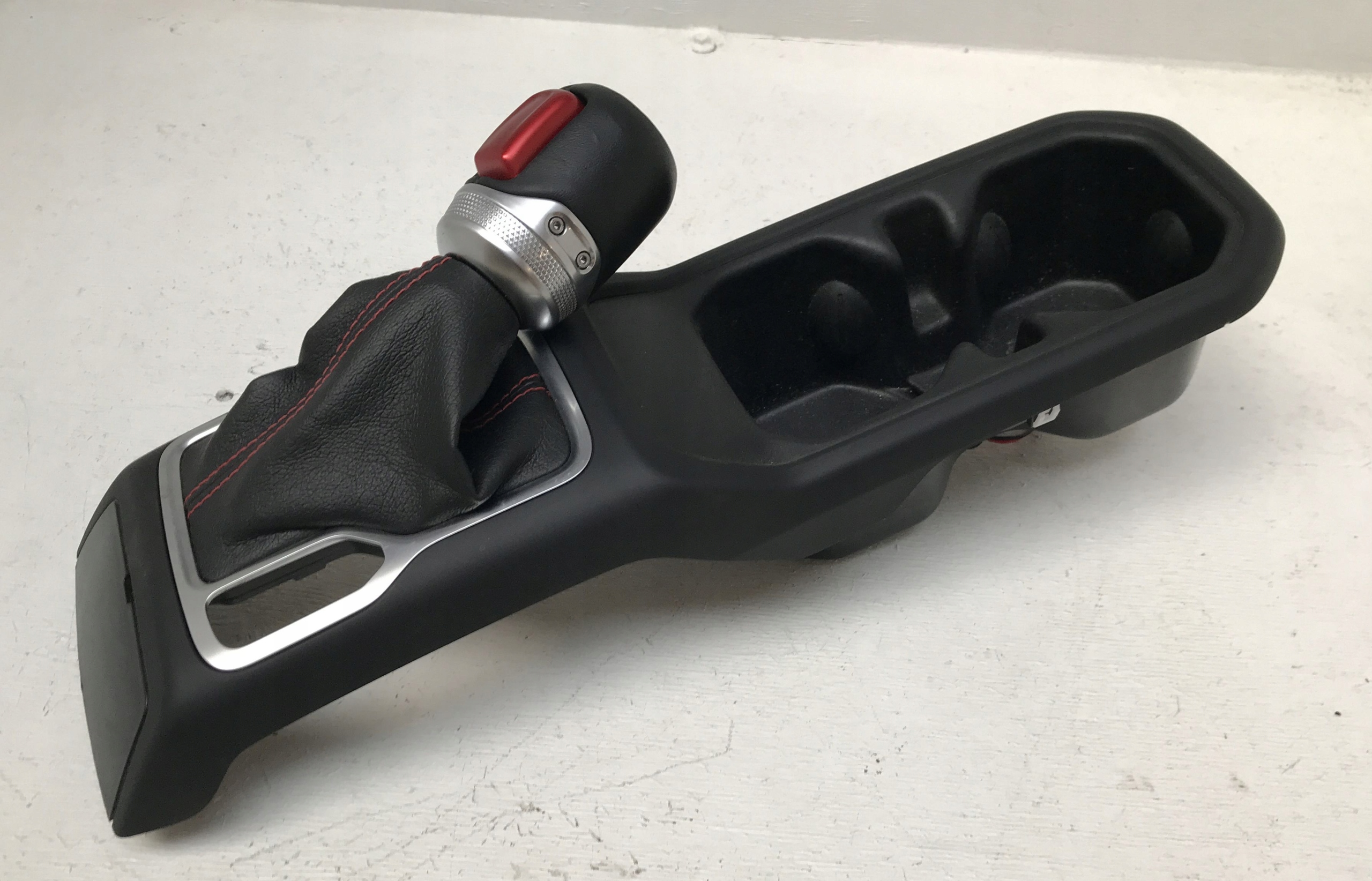 JEEP WRANGLER JL СИЛЬФОН РУЧКА ПЕРЕМИКАННЯ ПЕРЕДАЧ CUPHOLDER