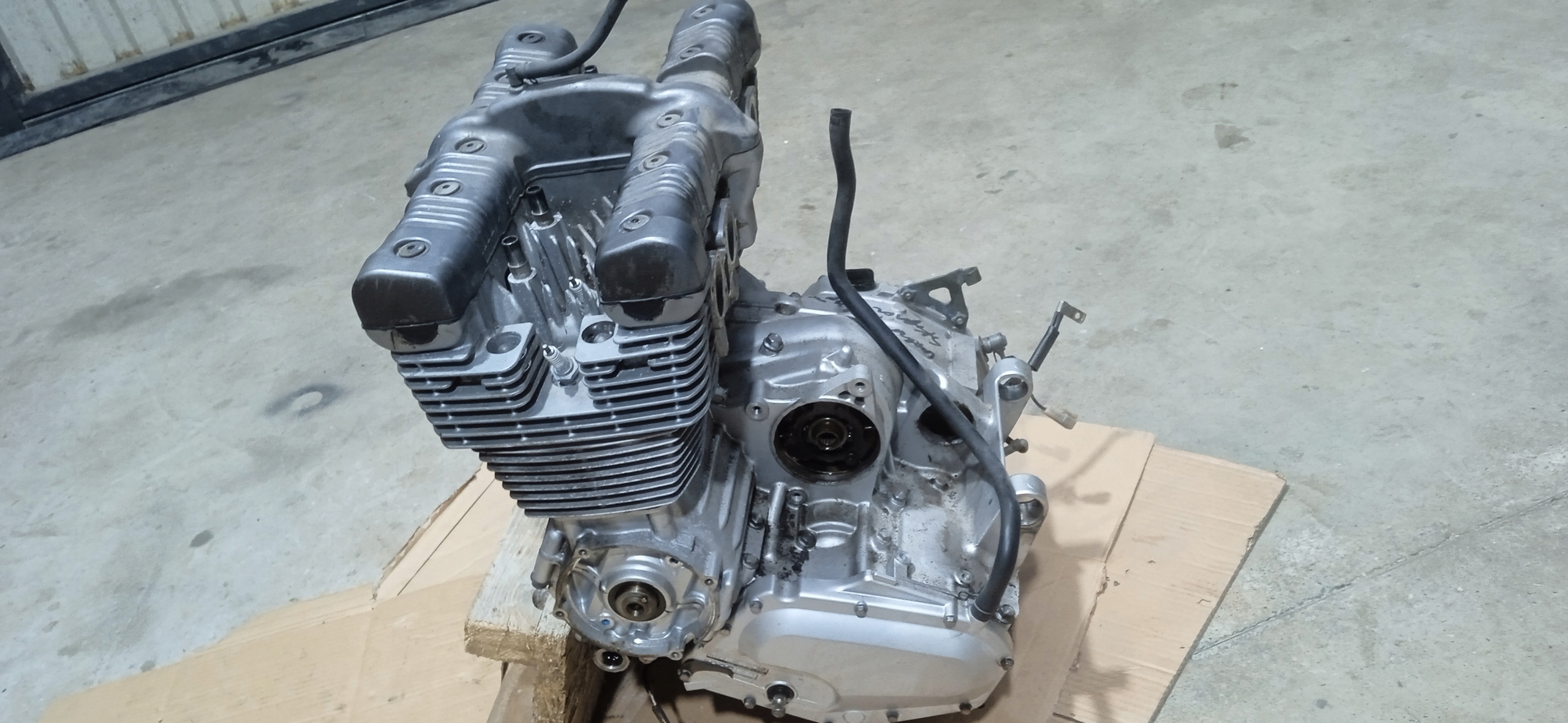 ГОЛОВКА ЦИЛІНДРА КОРОБКИ ПЕРЕДАЧ YAMAHA XJ 900 4KM