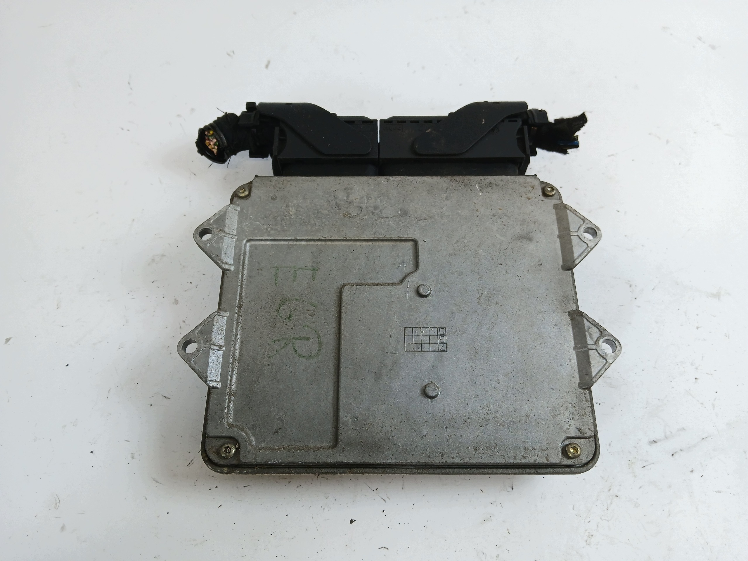OPEL CORSA C 1.3 CDTI unité de commande électronique uce moteur 55196352ZJ