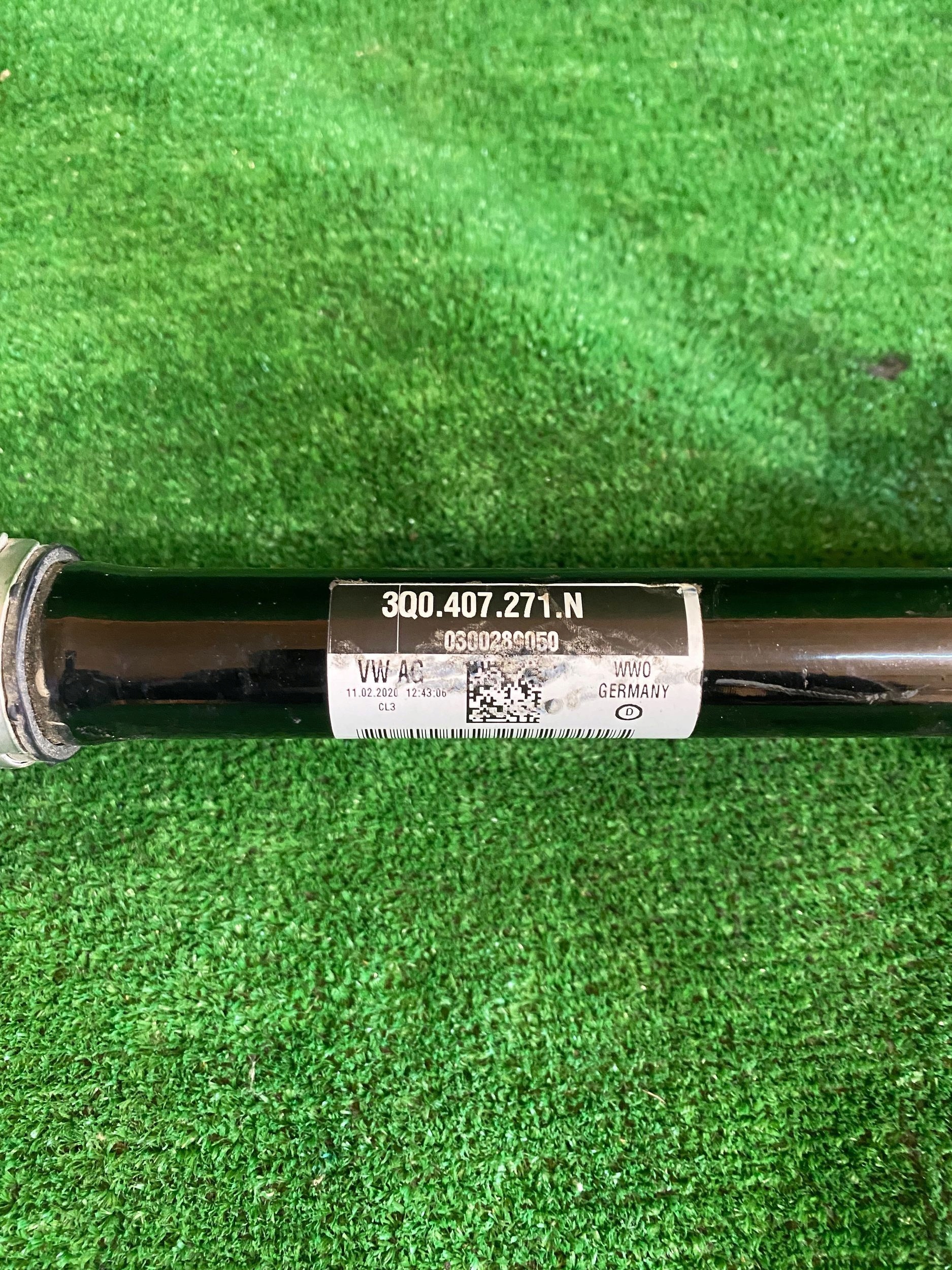 semi-axis left front AUDI Q3 II 83A 1.5 TFSI