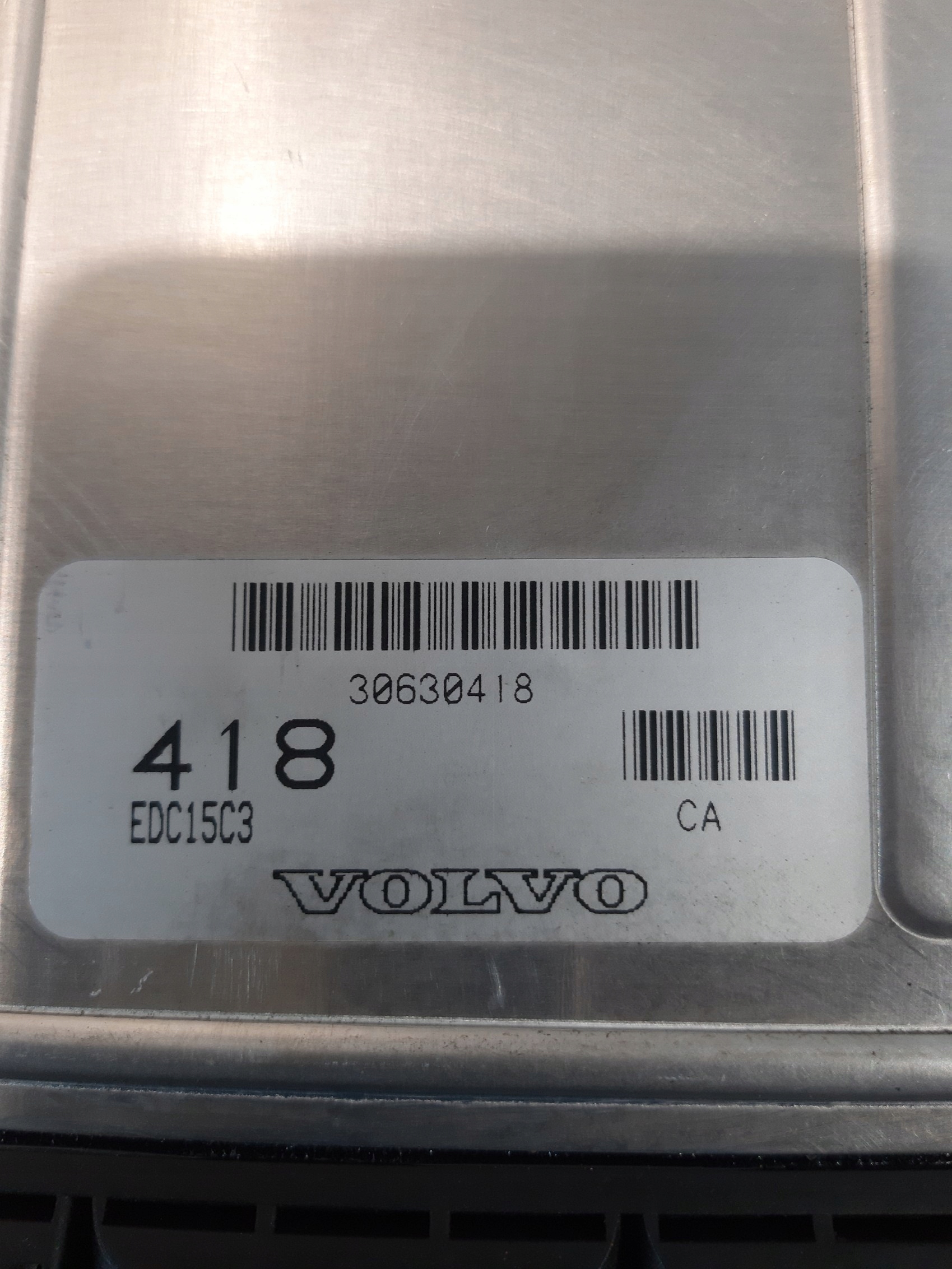 control unit ECU computer BOSCH of the engine VOLVO V40 1.9D 0281011087