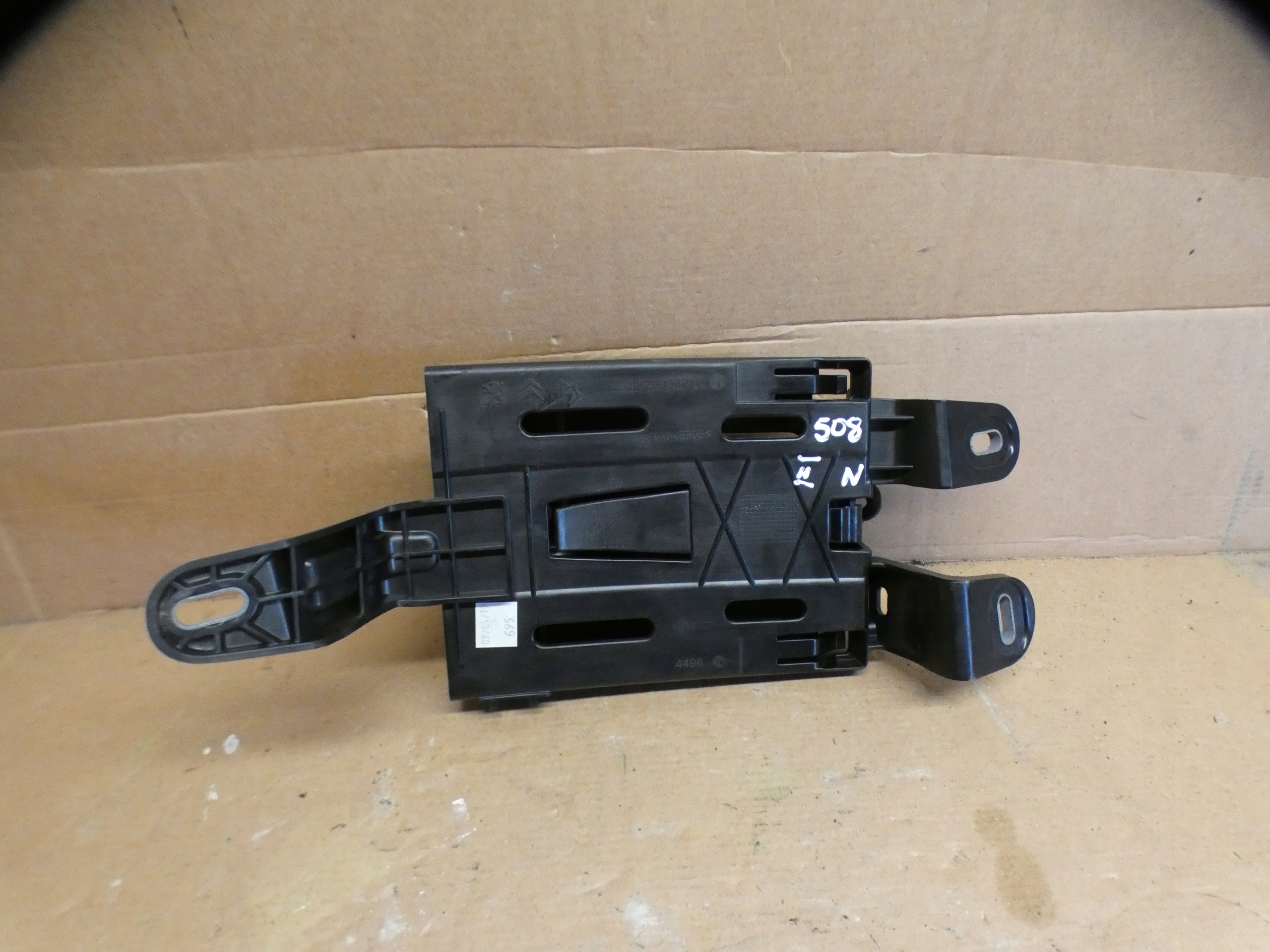 Support plaque STEROWNIKA PEUGEOT 508 II