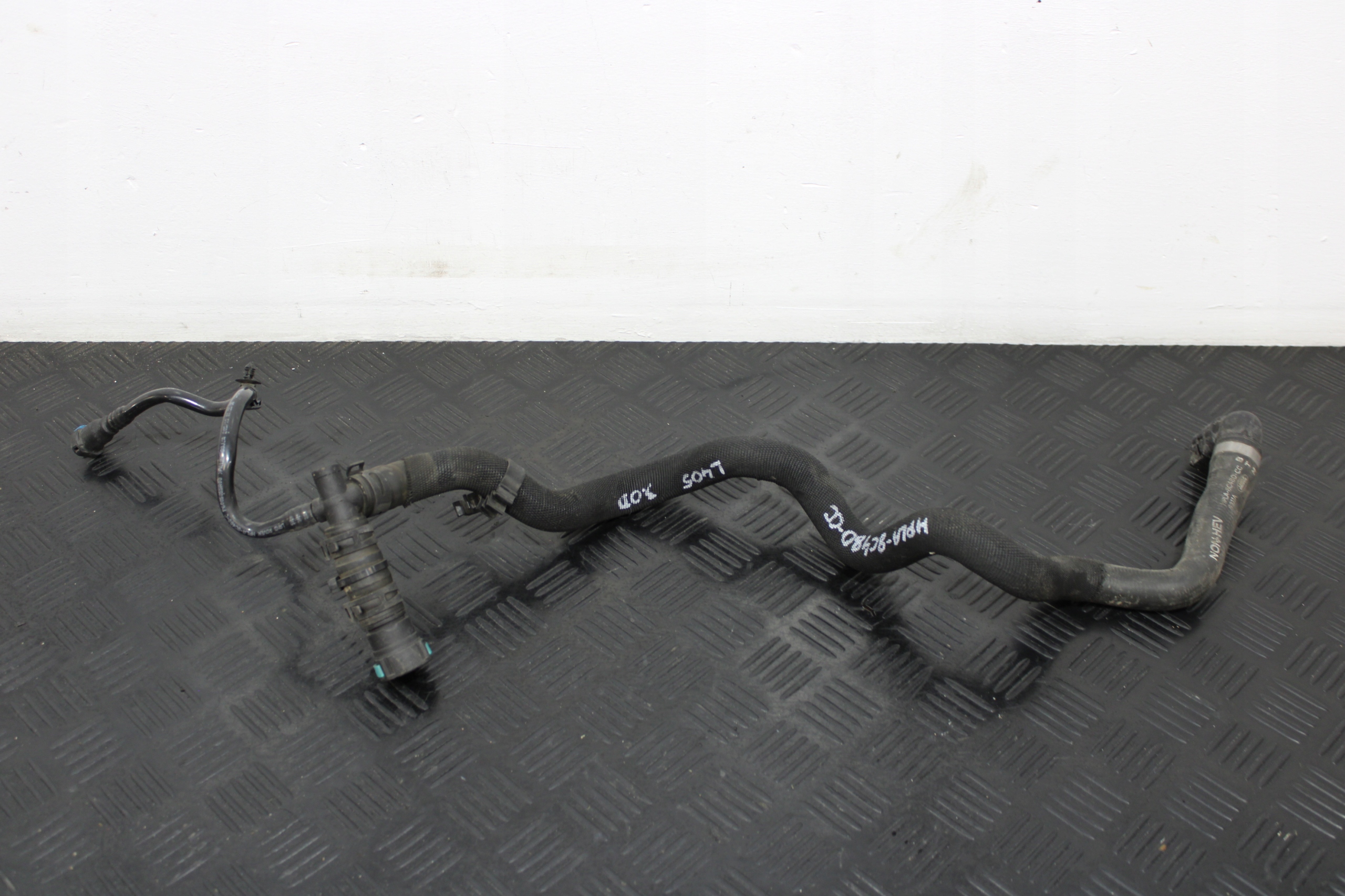 crijevo prijenos vode HPLA-8C480-CC LAND RANGE ROVER VOGUE L405 LIFT