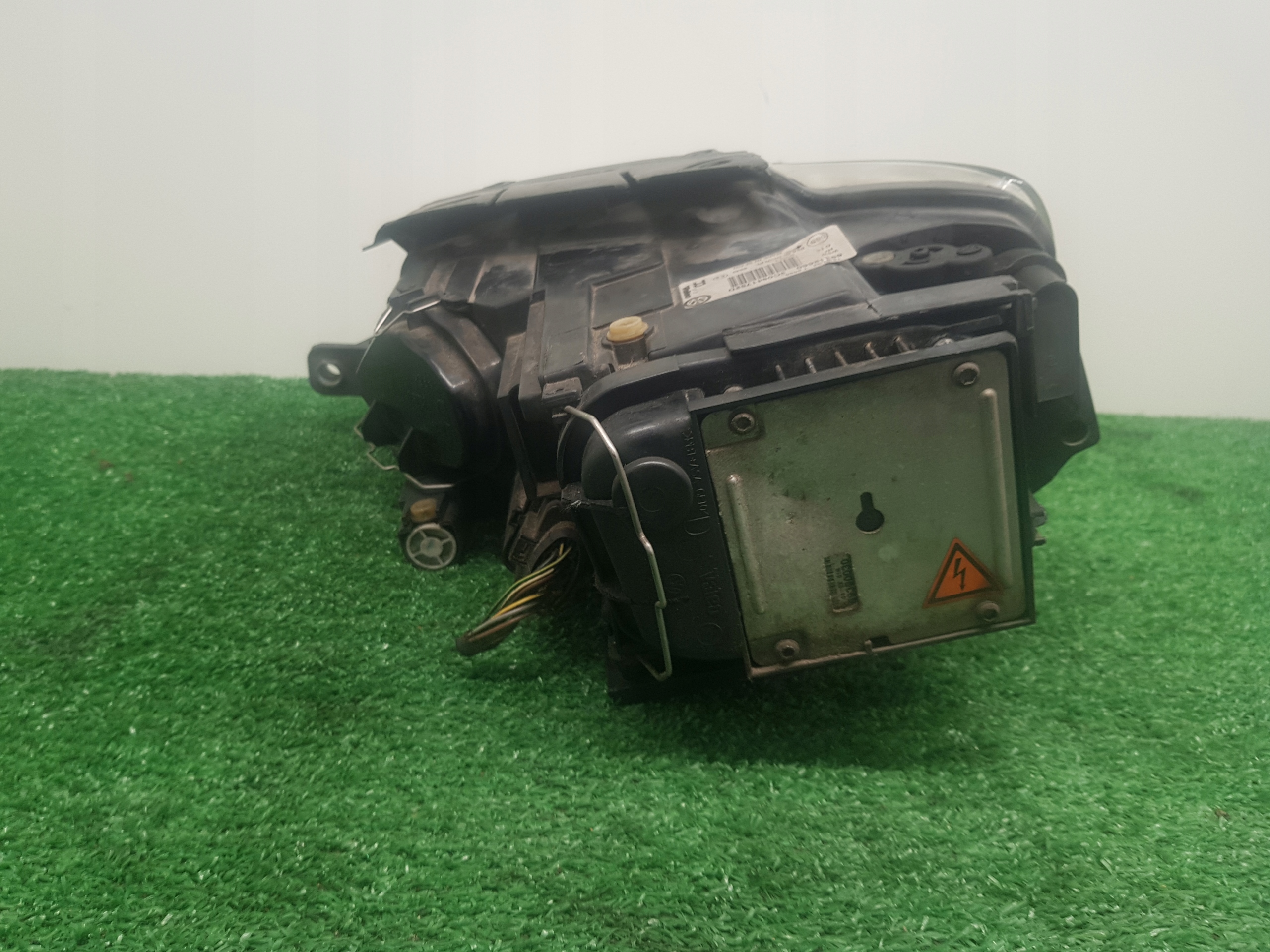 light right front XENON VW PASSAT B6 3C0941752D 89312660 3D0907391B