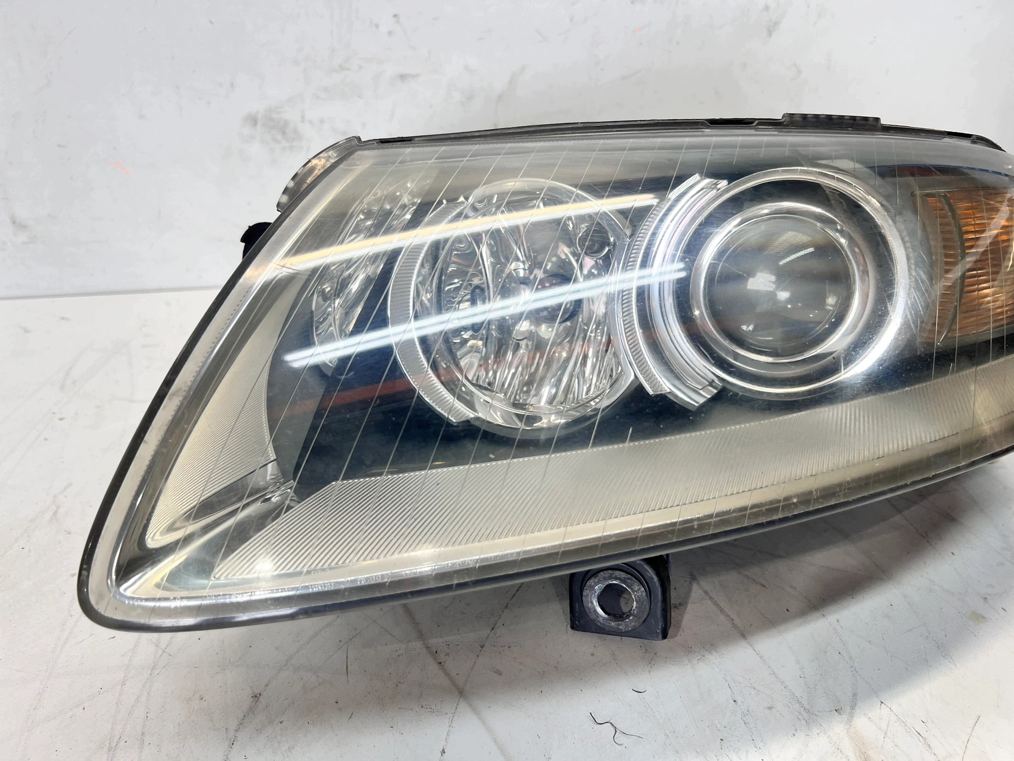 REFLEKTOR left front BI XENON AUDI A6 C6 4F0941029CQ 35/26