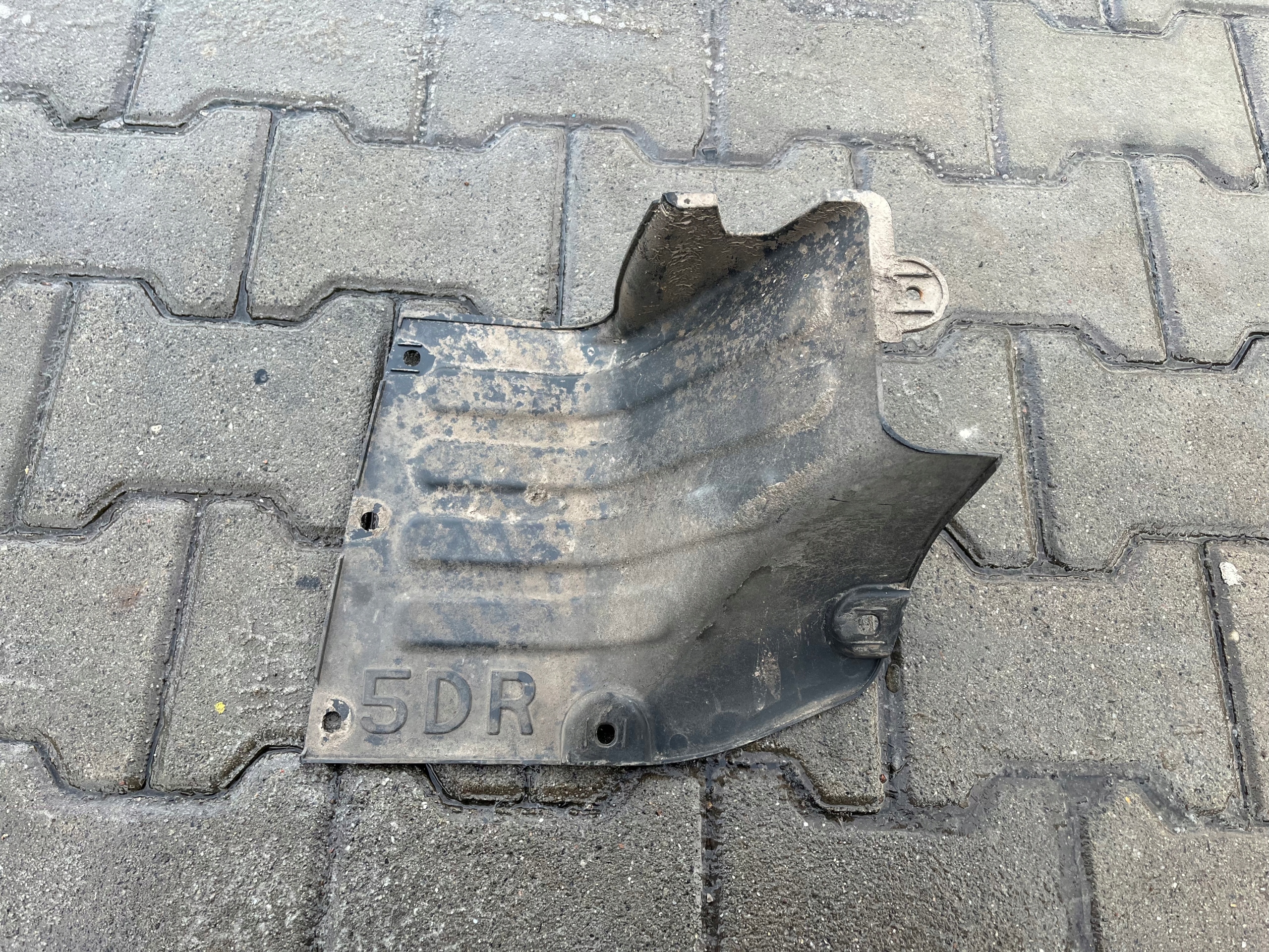 Hyundai I20 II cover below bumper rear part