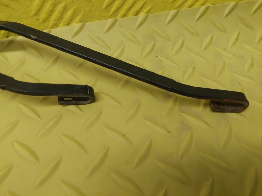 TOYOTA COROLLA VERSO wiper arms front
