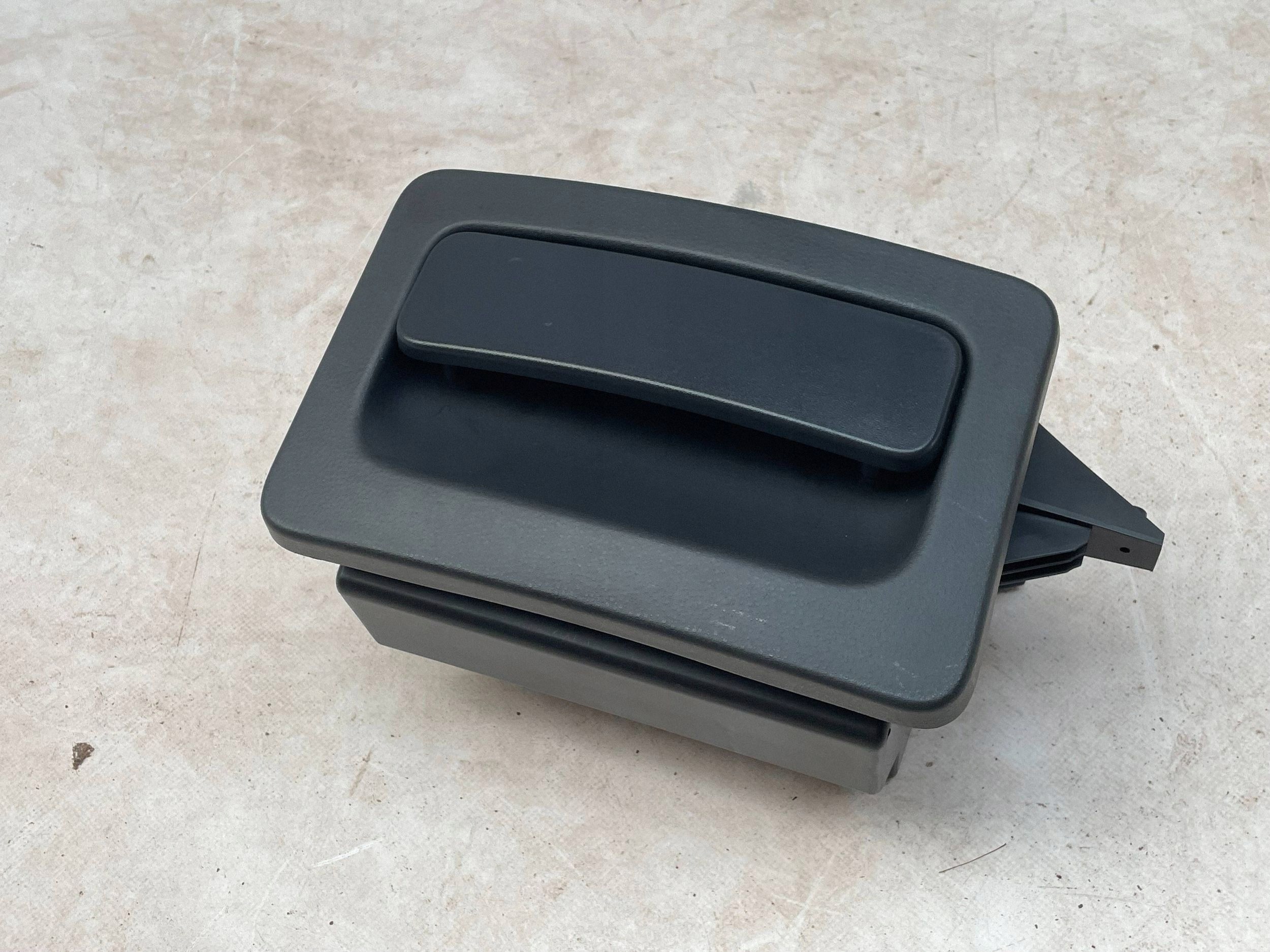 Handschuhfach SITZ SKODA FABIA MK3 (NJ) 6J0882601A @M