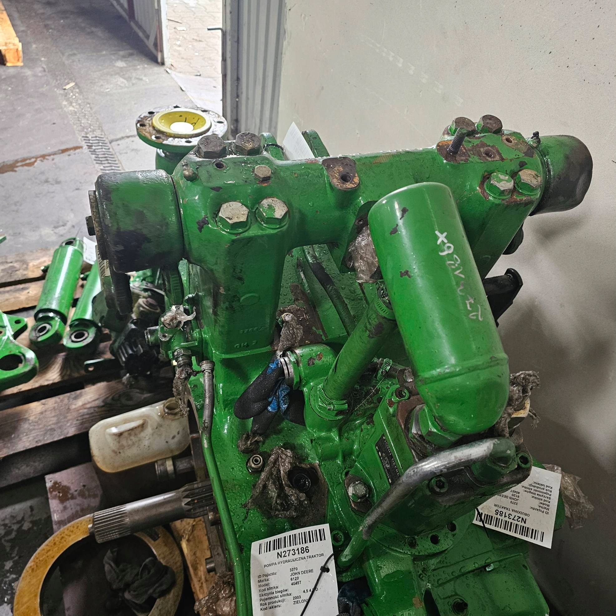 obal MECHANIMU ROZNICOWEGO JOHN DEERE 6120