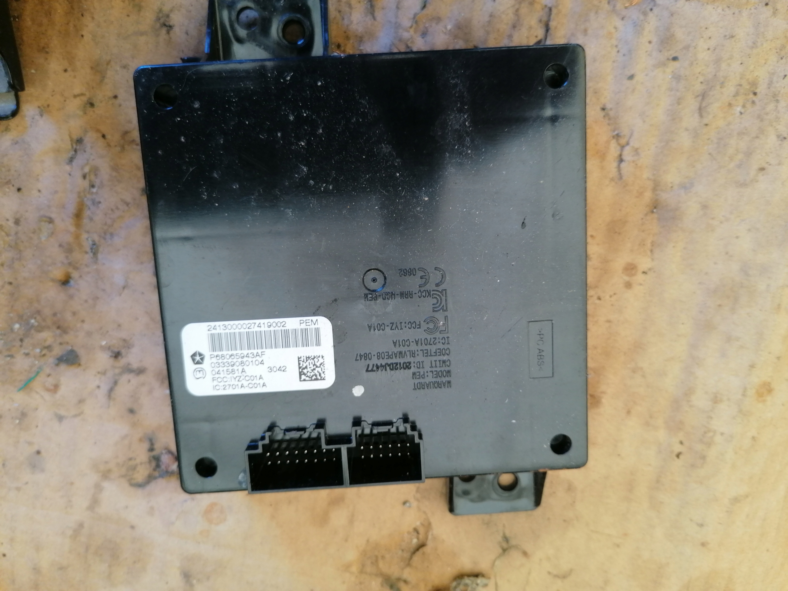 DODGE CHALLENGER 2011-ДРАЙВЕР МОДУЛЬ P68065943AF