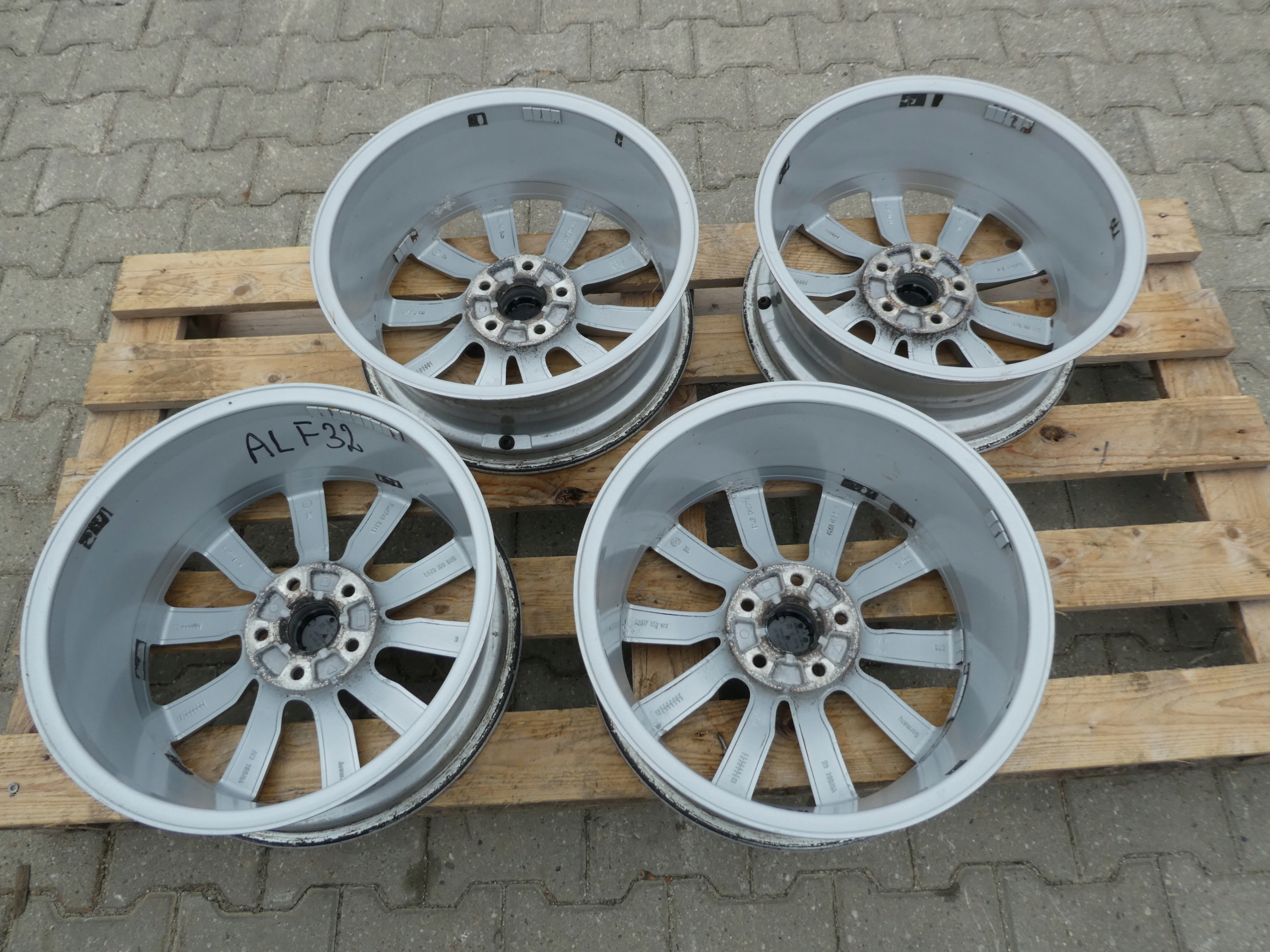 4X discs aluminium disc 5N0601025S VW 5X112