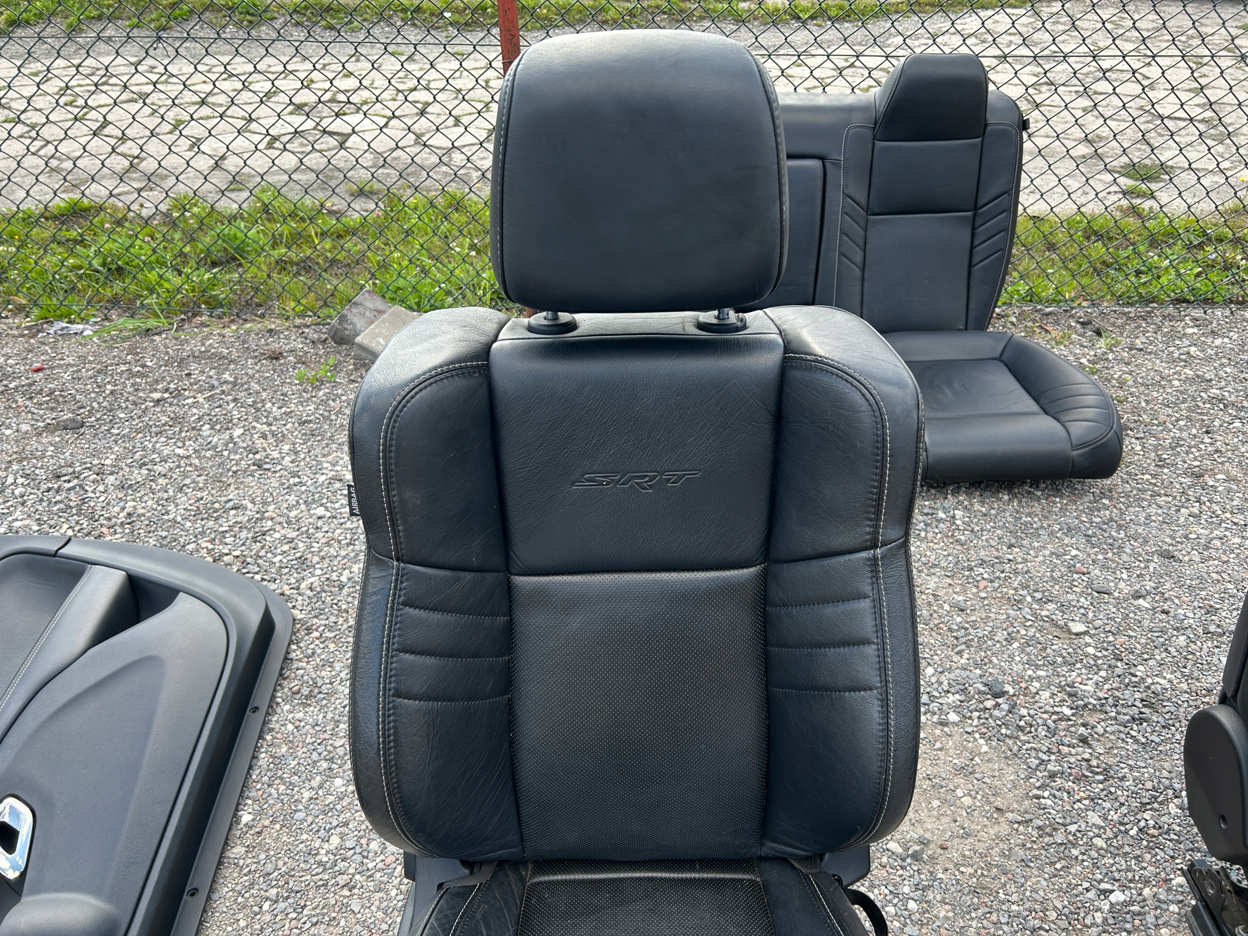 seats side inner leather Dodge Challenger SRT Hellcat 2015