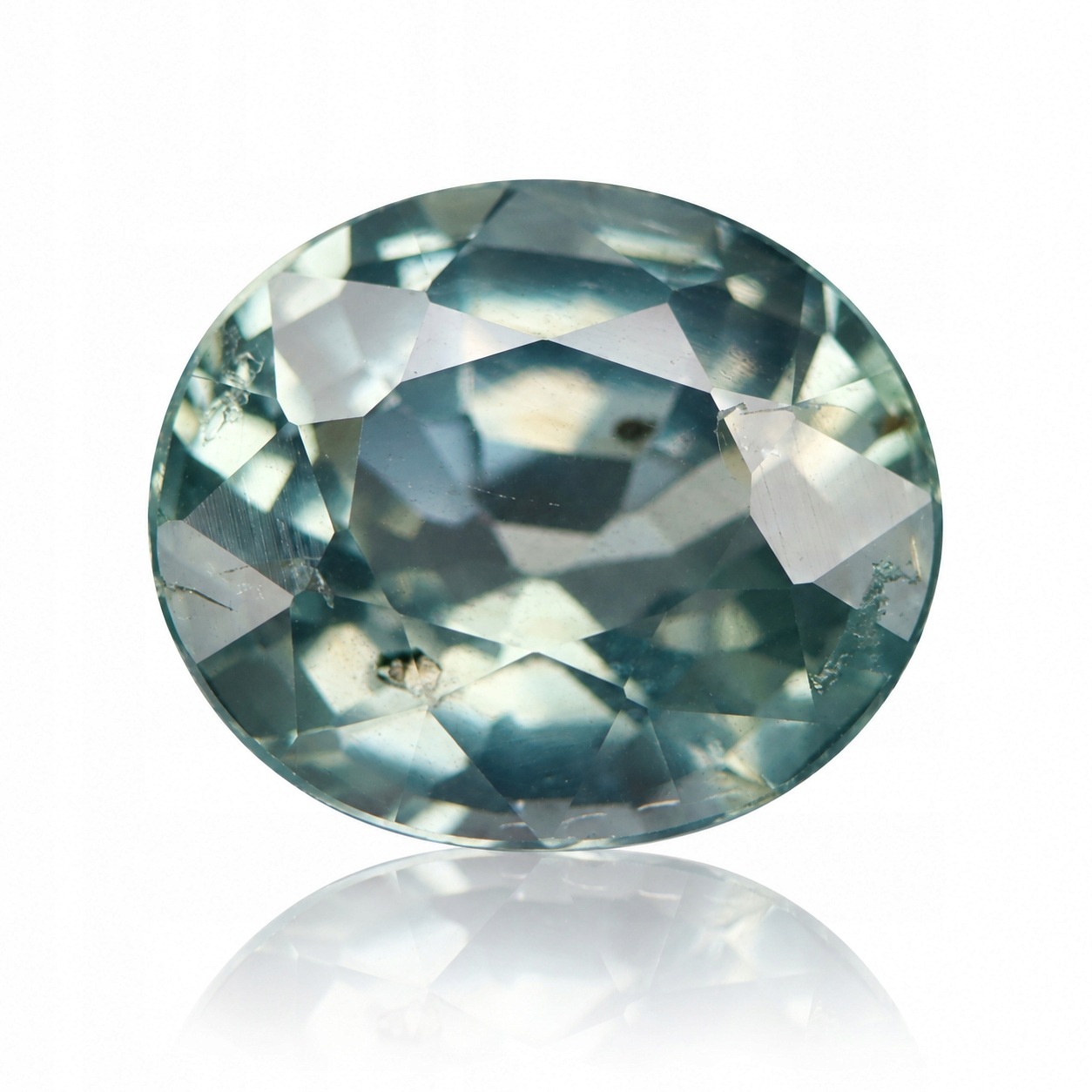 Přírodní safír 1.00 ct zelený Ovál Madagaskar SI2 certifikát Wbd