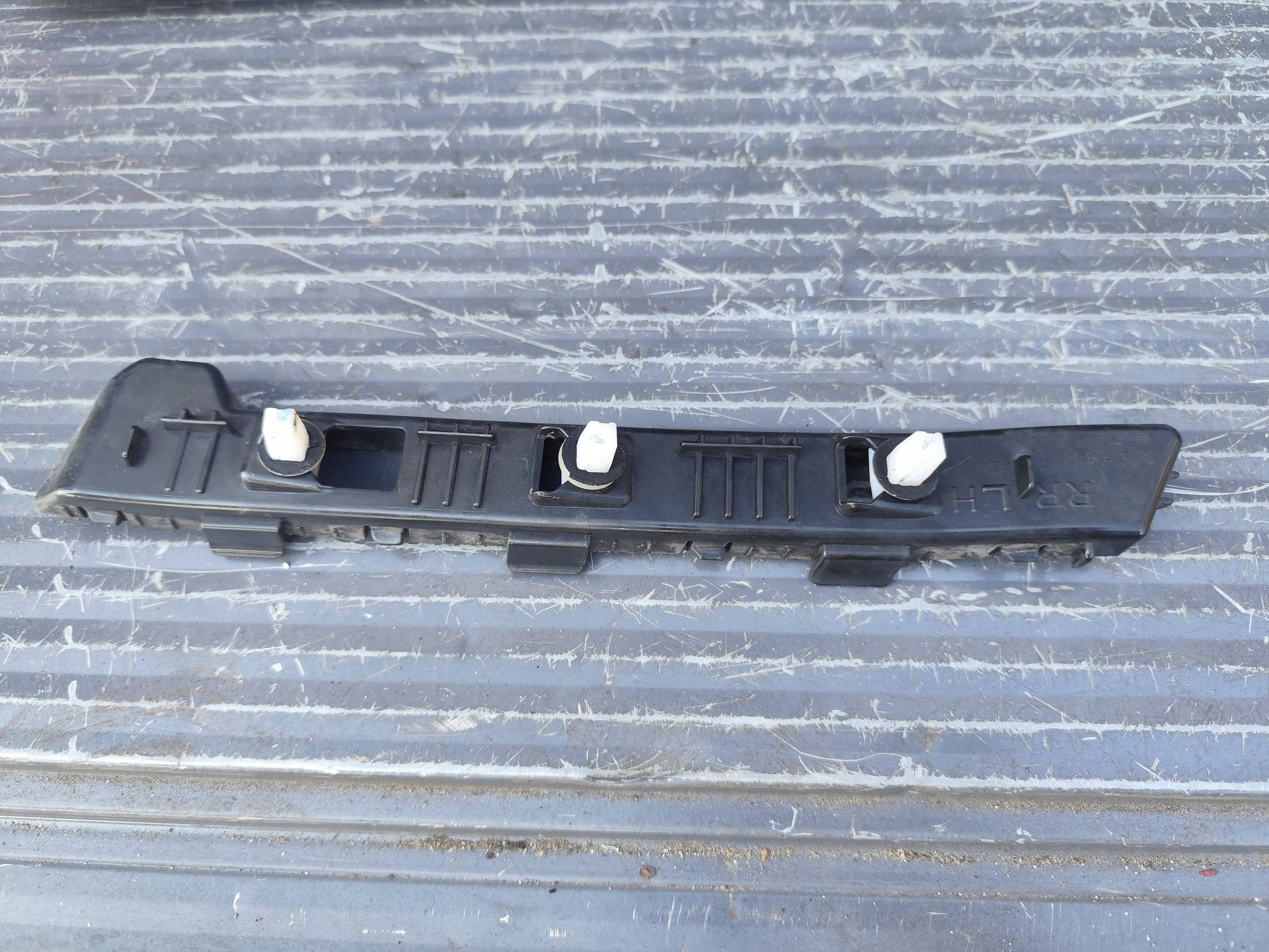 HYUNDAI I20 II bumper bracket rear left 86615C8000
