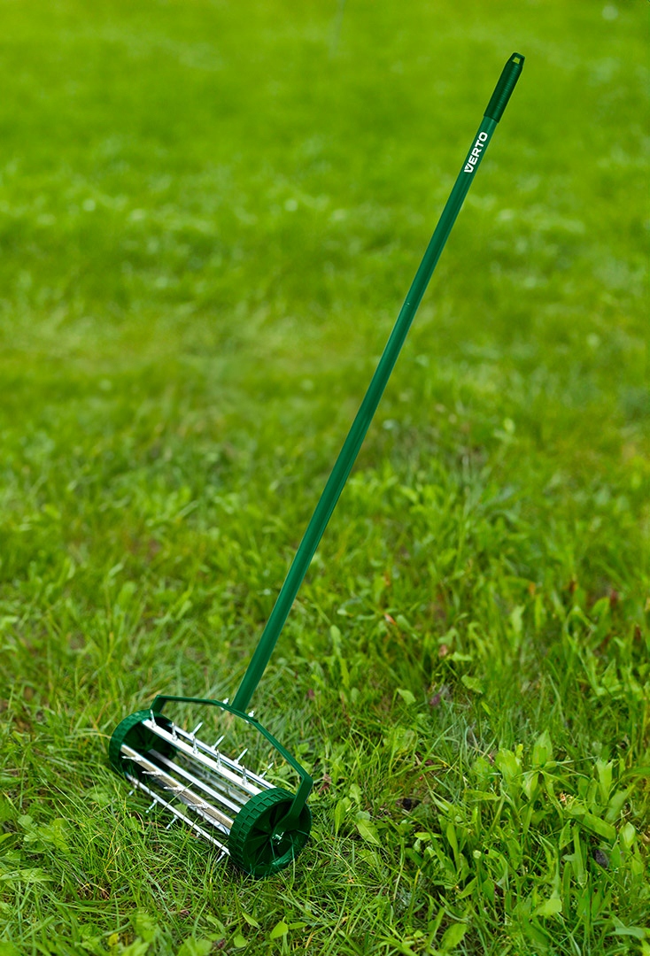 Aerator ręczny, wertykulator walcowy do trawy 27 kolcy średnica 15cm VERTO Szerokość robocza 40 cm