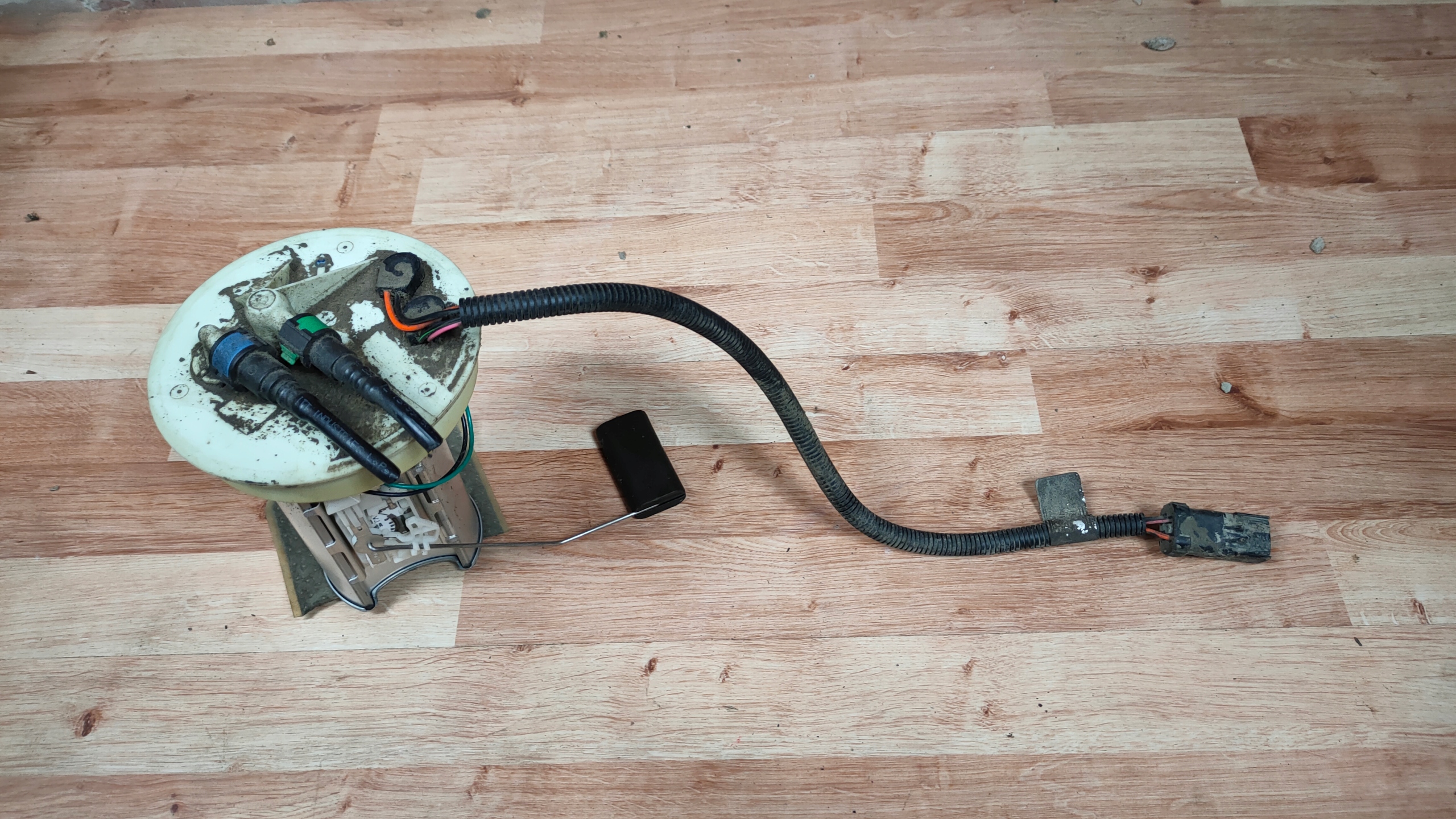 JEEP GRAND CHEROKEE WJ 4.7 POMPA PALIWA