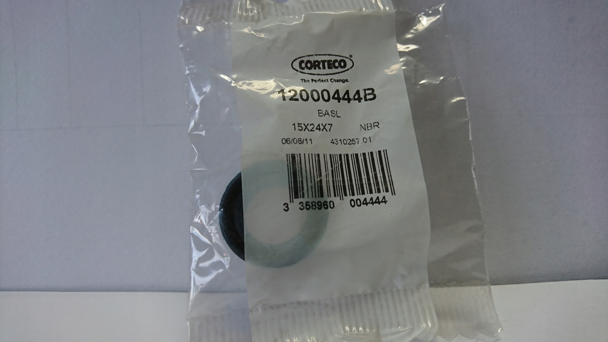 Simmering skrzyni biegów 15x24x7