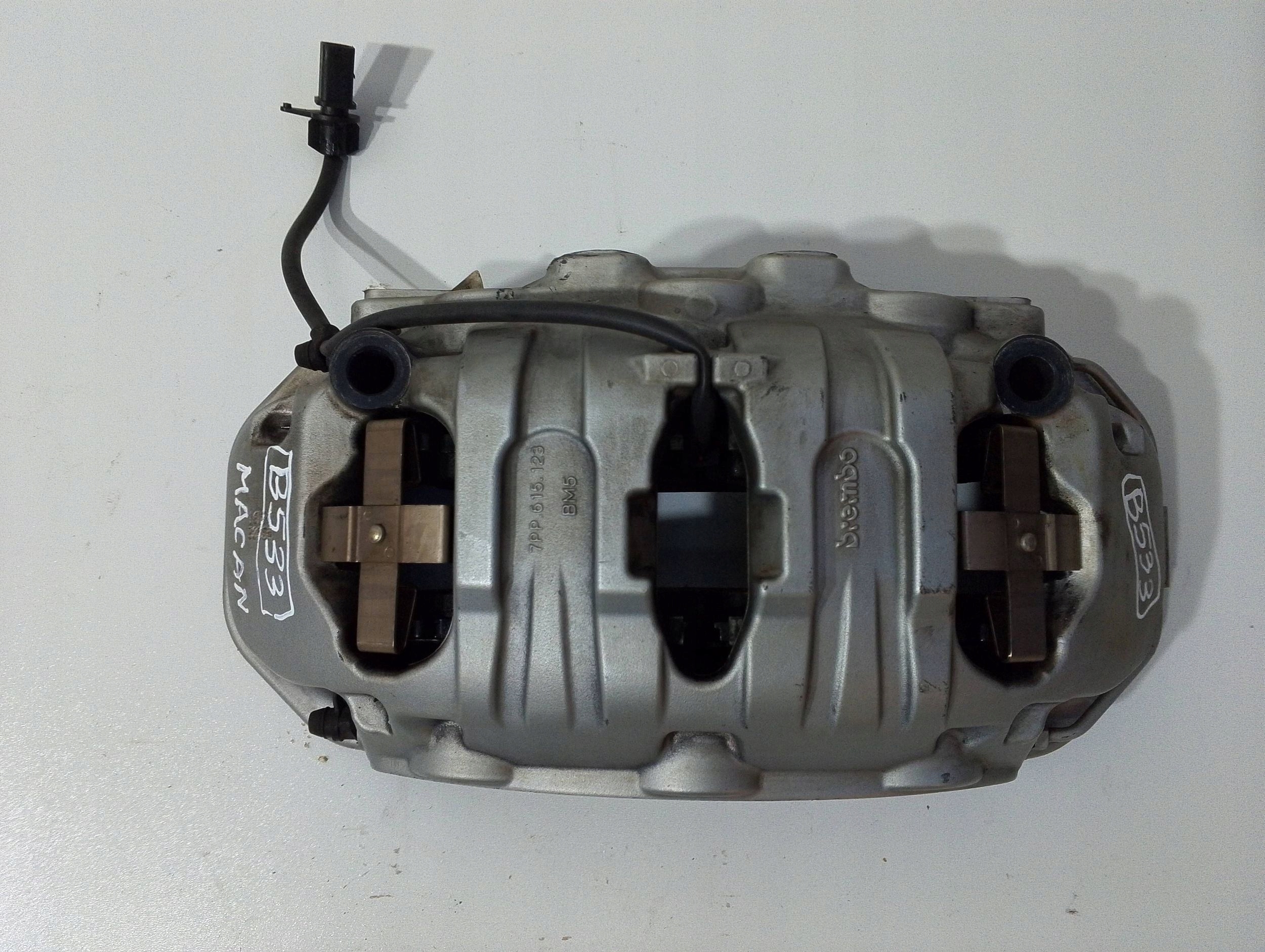 Porsche Macan (95B) caliper brake front left 95B615105Q (B533)