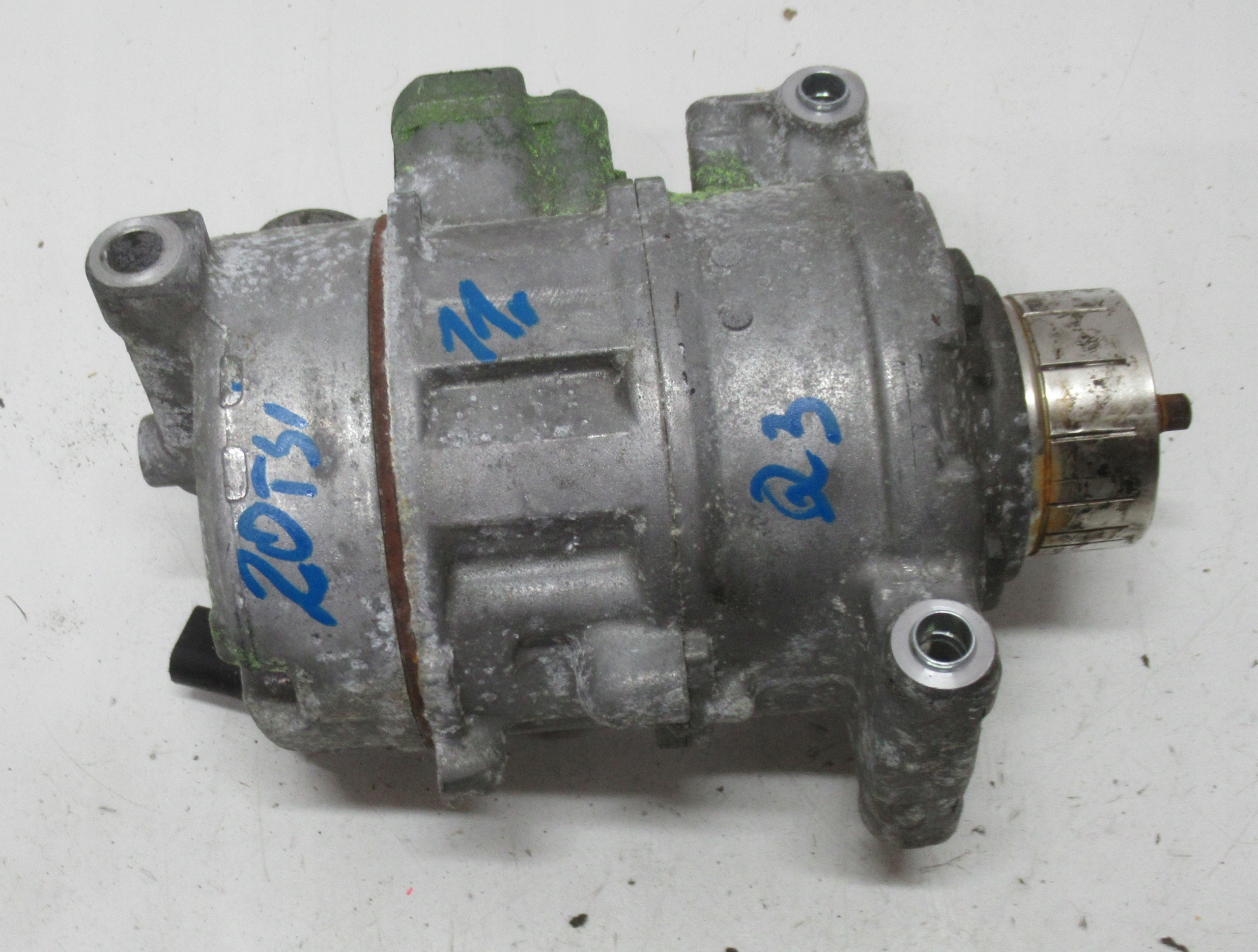 AUDI Q3 2.0 TSI compressor compressor; of the air conditioning