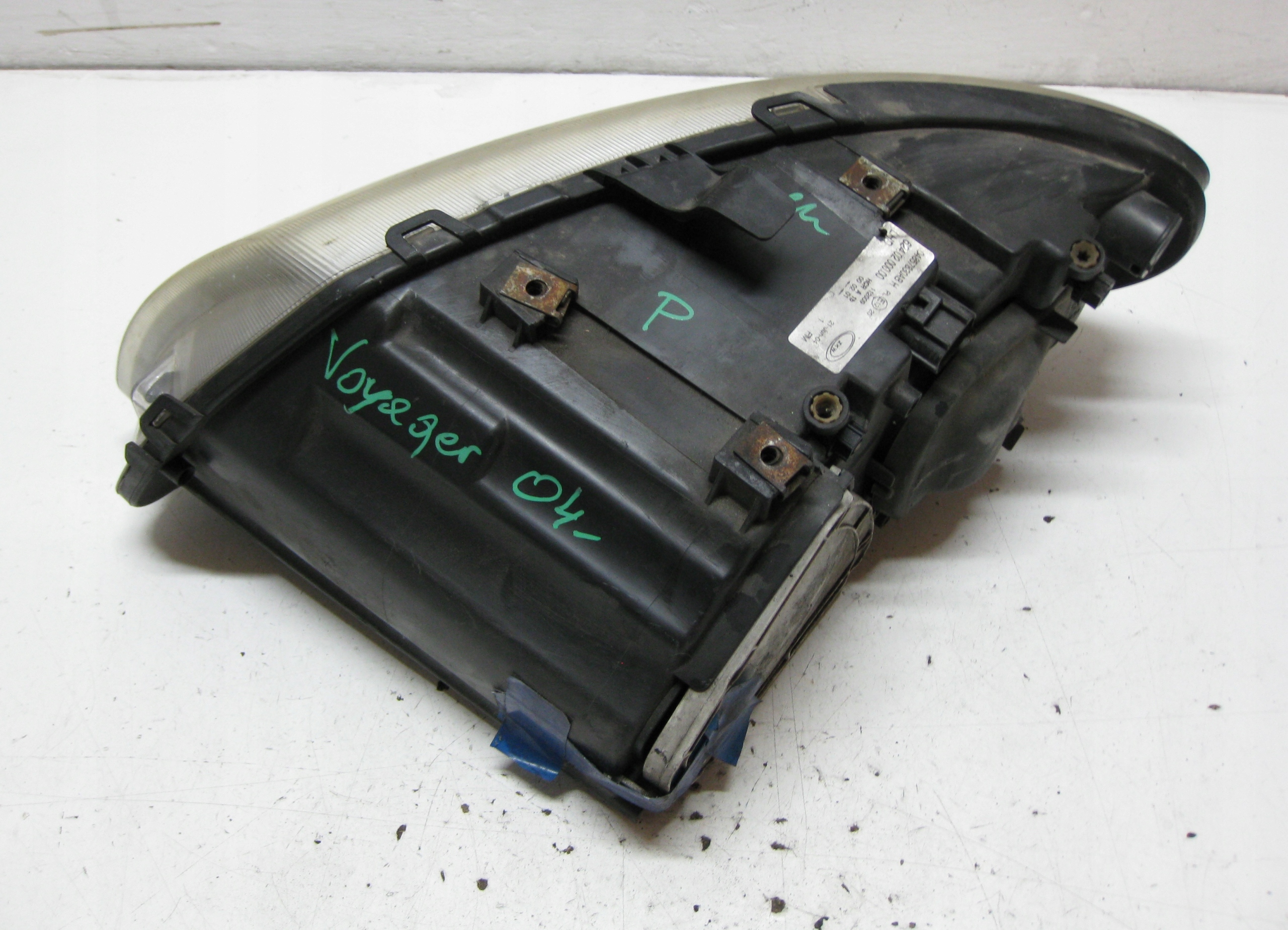 CHRYSLER GRAND VOYAGER IV 04R light right front