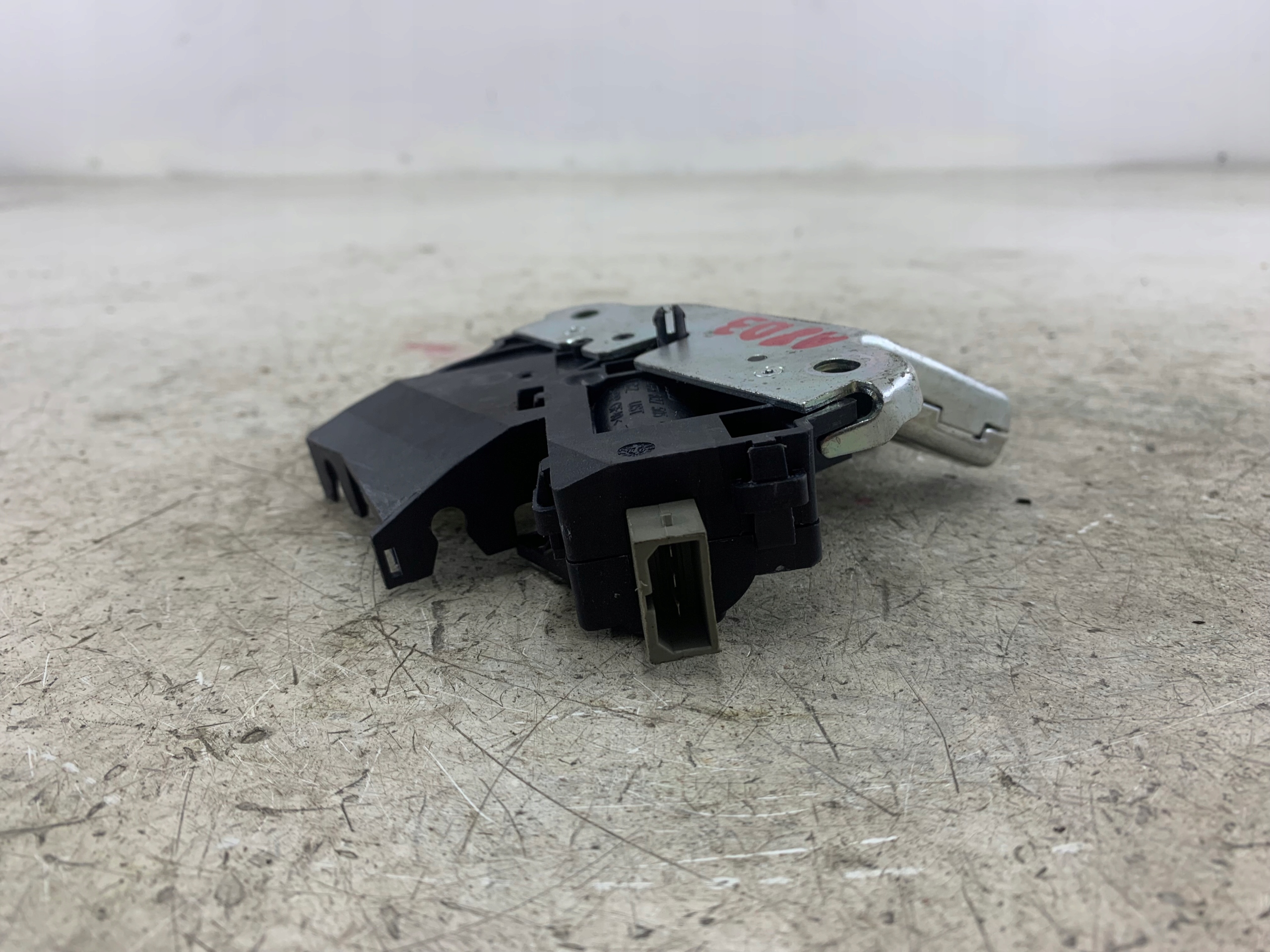AUDI A8 D3 lock bonnet boot 4F5827505D