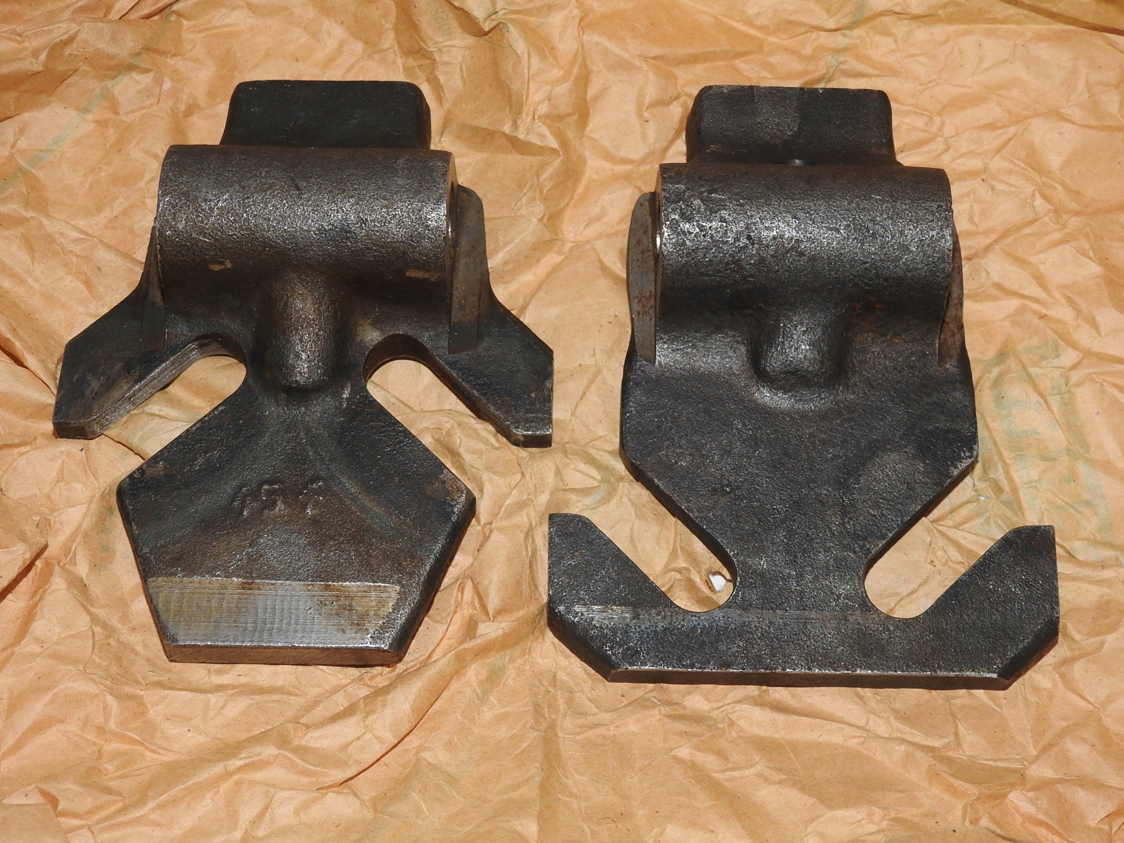 123-02-1031 - левый + правый вилочный погрузчик Рак