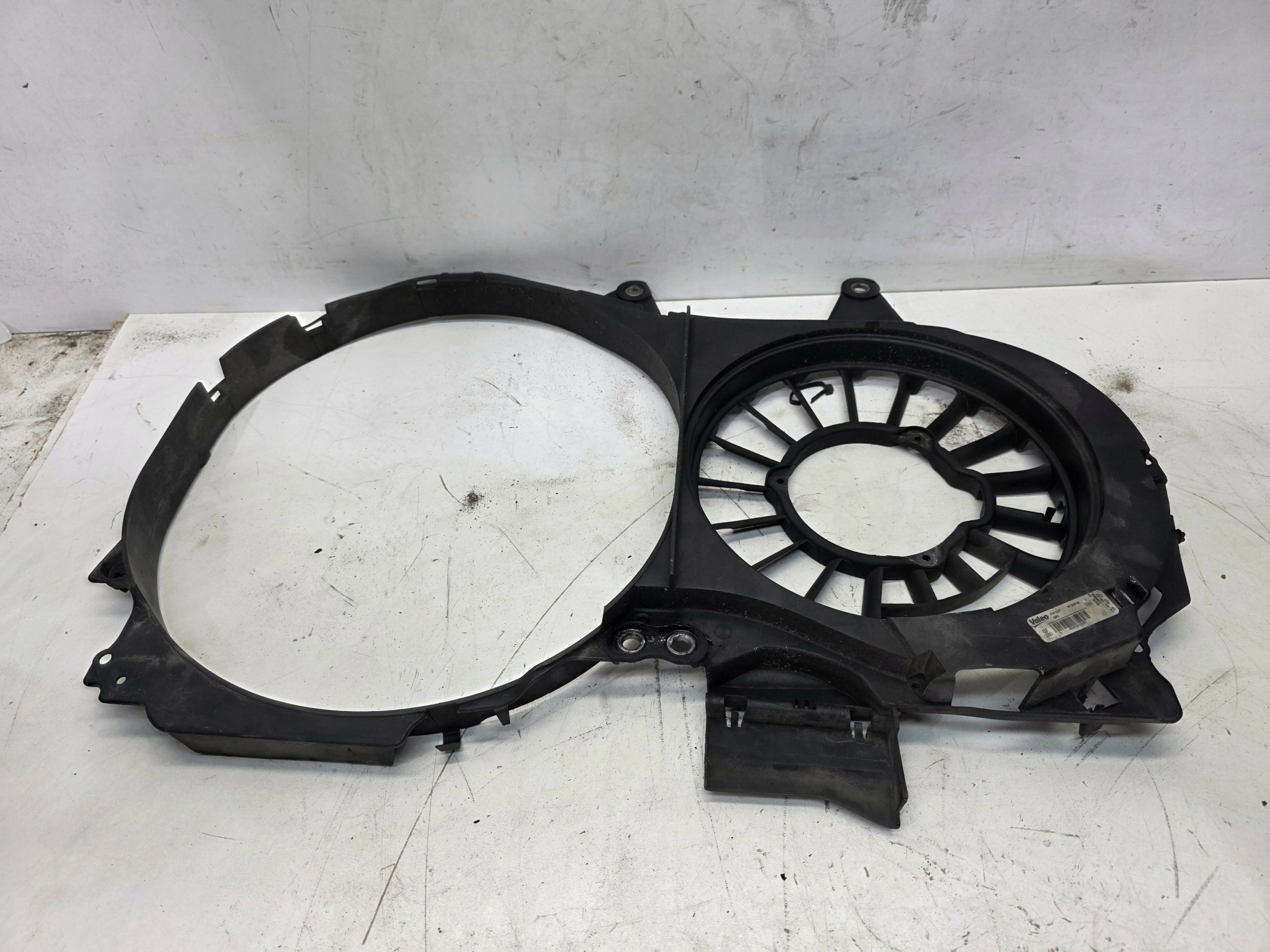couverture ventilateurs AUDI A4 B7 2.5 TDI 8E0121205T original