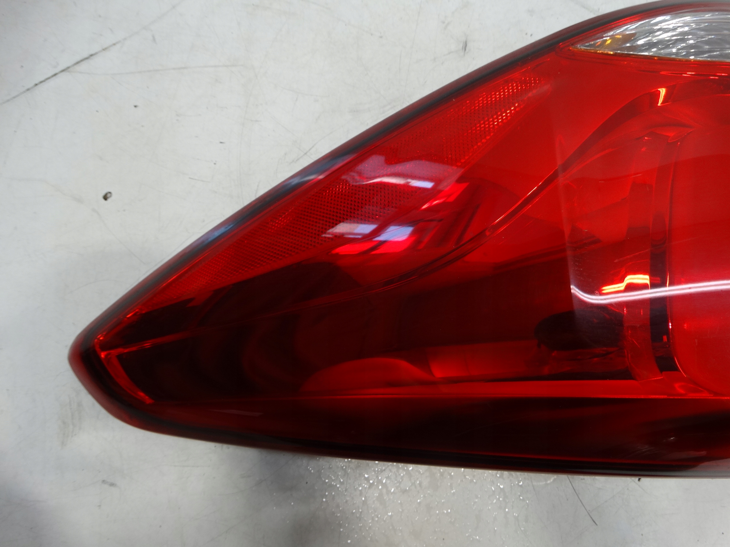 light right rear part W fender CARENS IV 92402A4110 LED