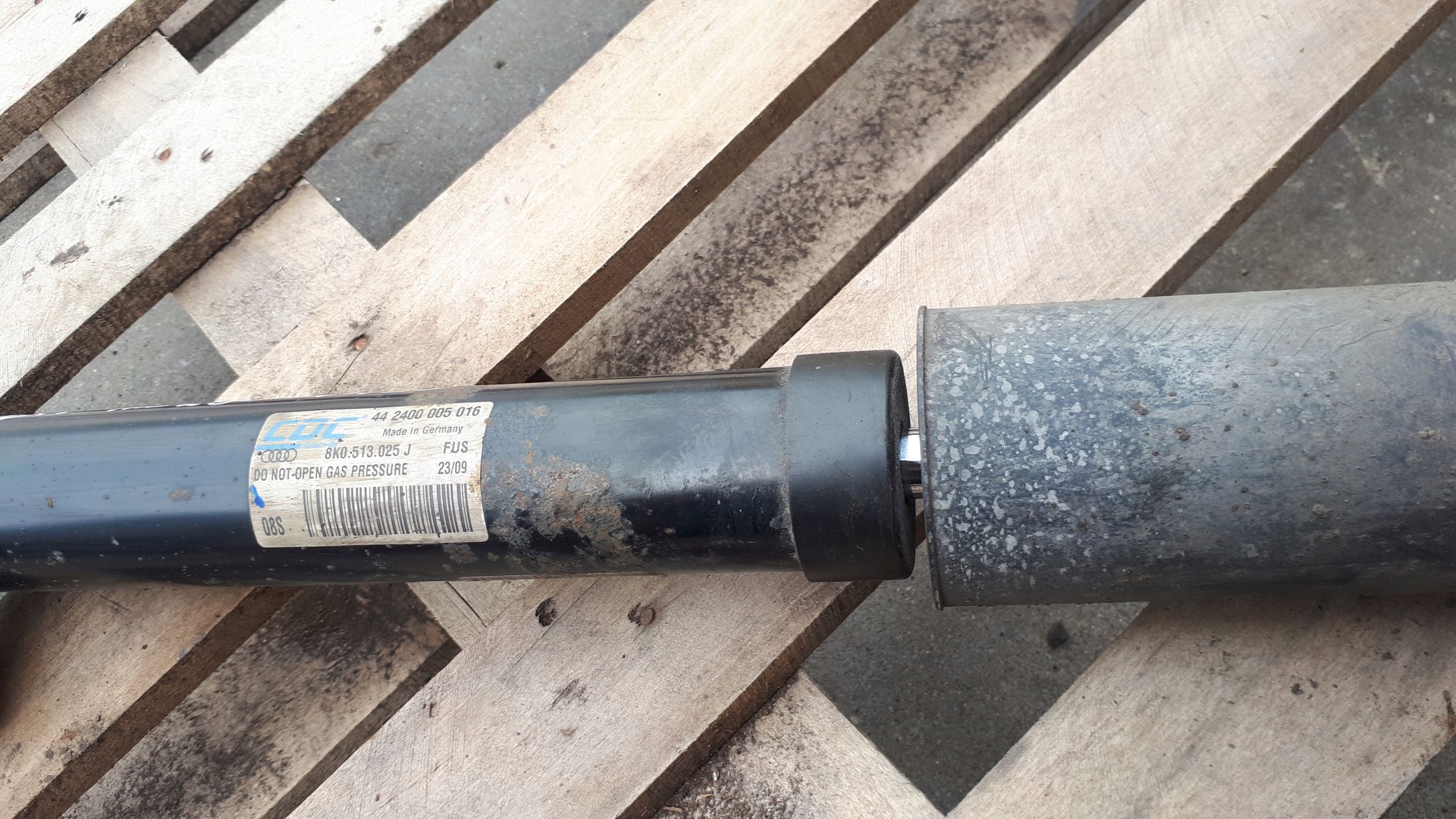 S4 B8 A4 shock absorber left rear part rear 8K0513025J