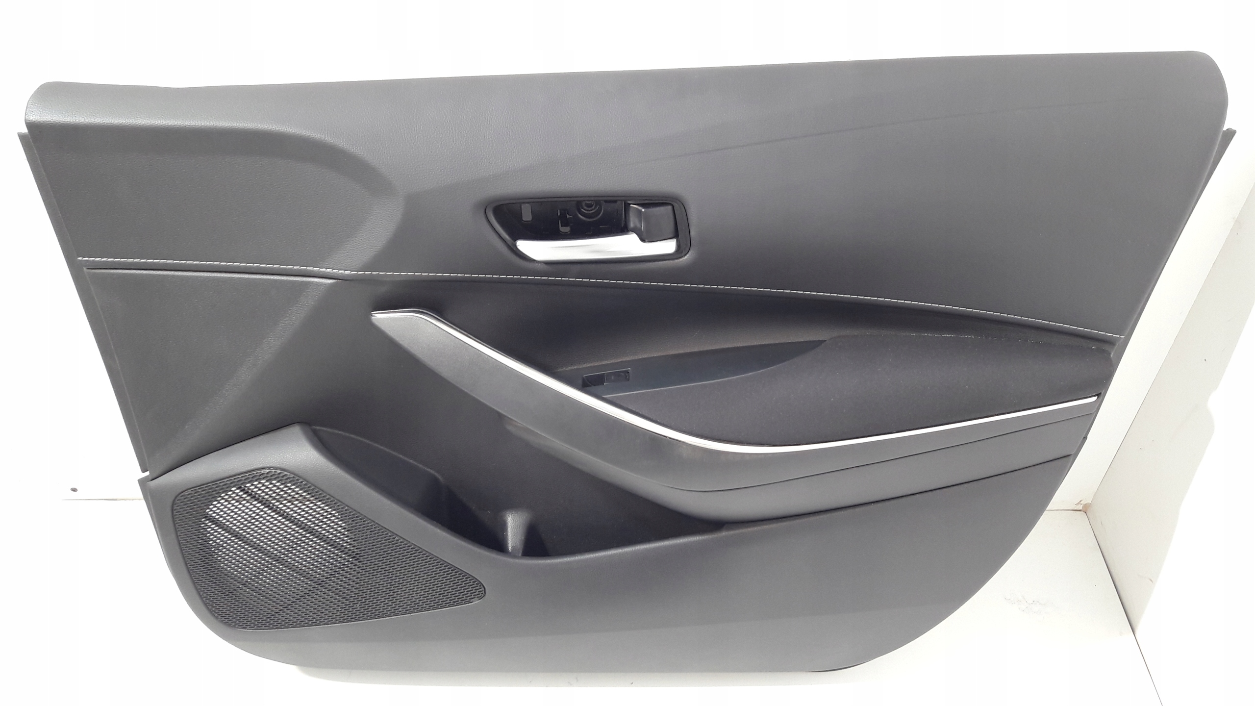 TOYOTA COROLLA E21 side door right front 67611-02860 (ET3)