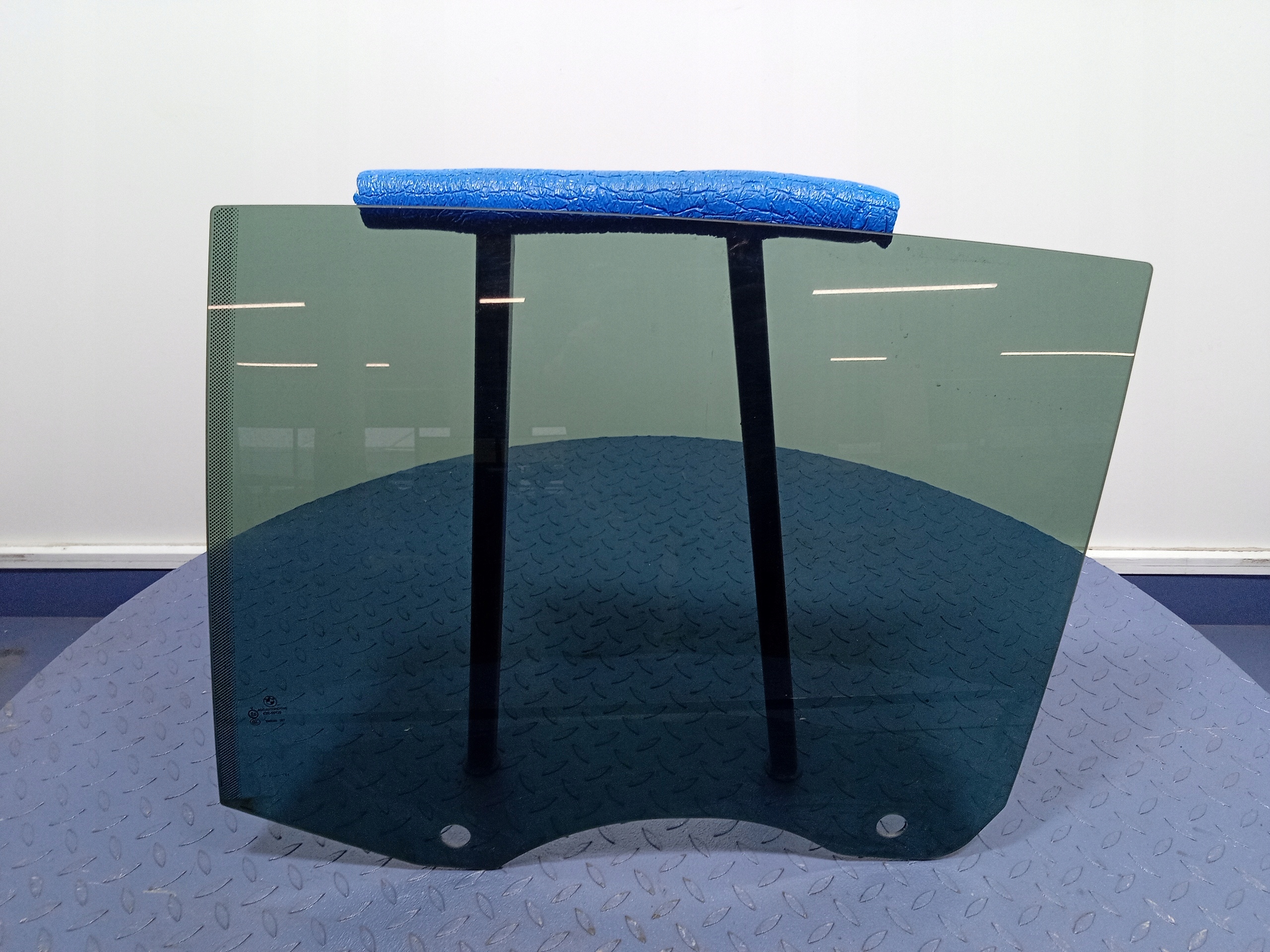 BMW 5 GT F07 Скло дверей зд л