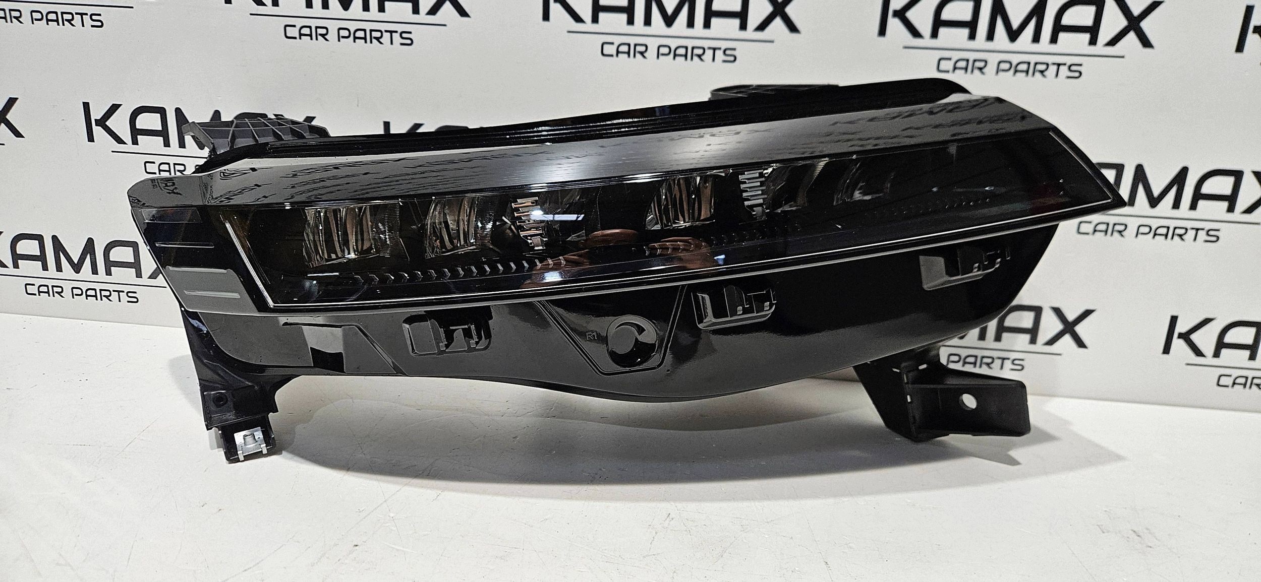 light right front FULL LED MITSUBISHI ECLIPSE CROSS 26- original 260107842R