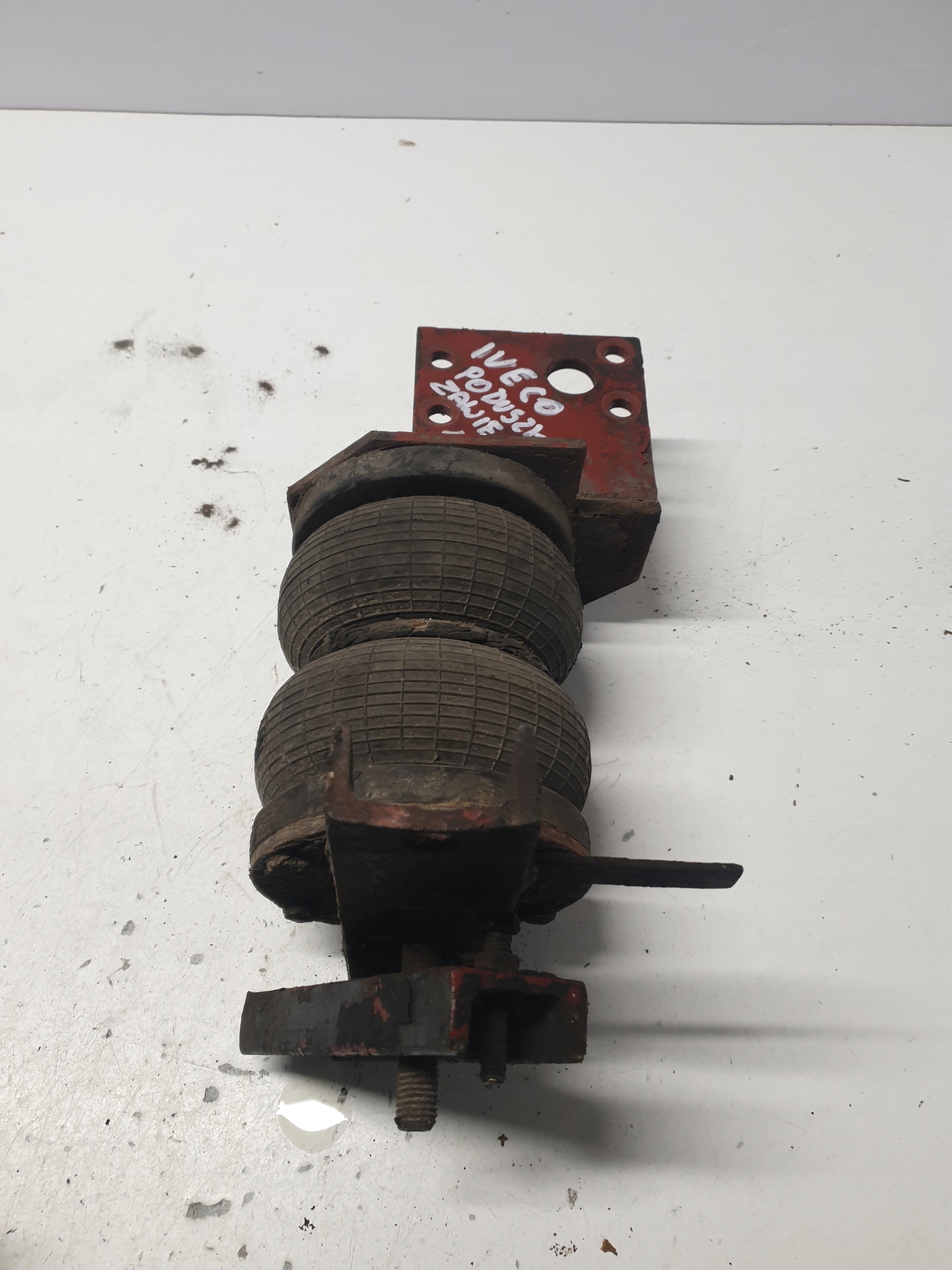 ПОДУШКА ПОДВЕСКИ IVECO