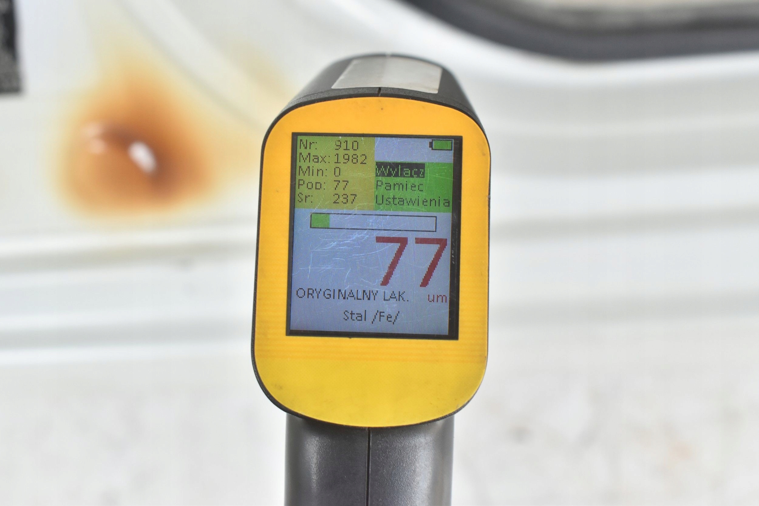 PRÓG PRAWY PRZÓD SŁUPEK SUZUKI SWIFT MK8 17- Kolor biały