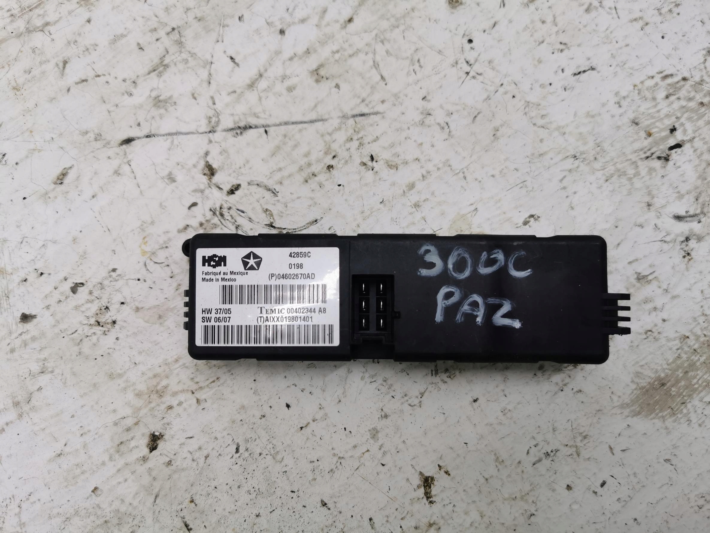 module control unit seat CHRYSLER 300C P04602670AD
