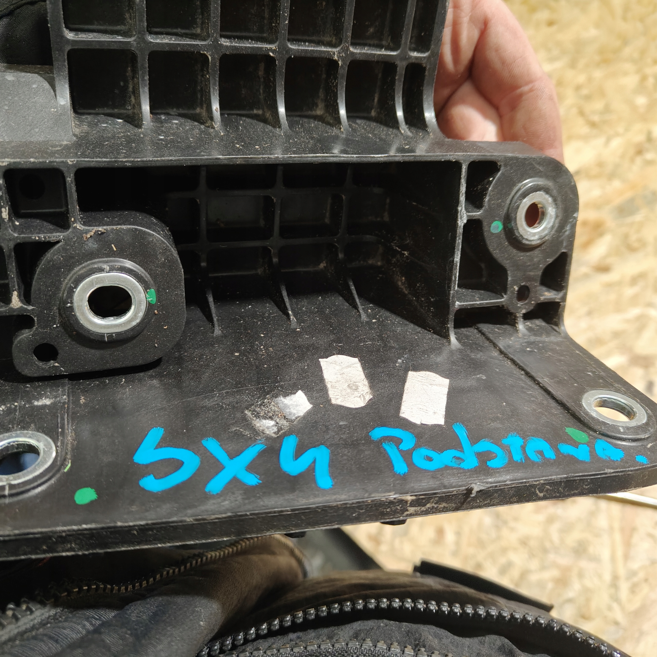 držač akumulatora SUZUKI SX4 CROSS 72522-61m00