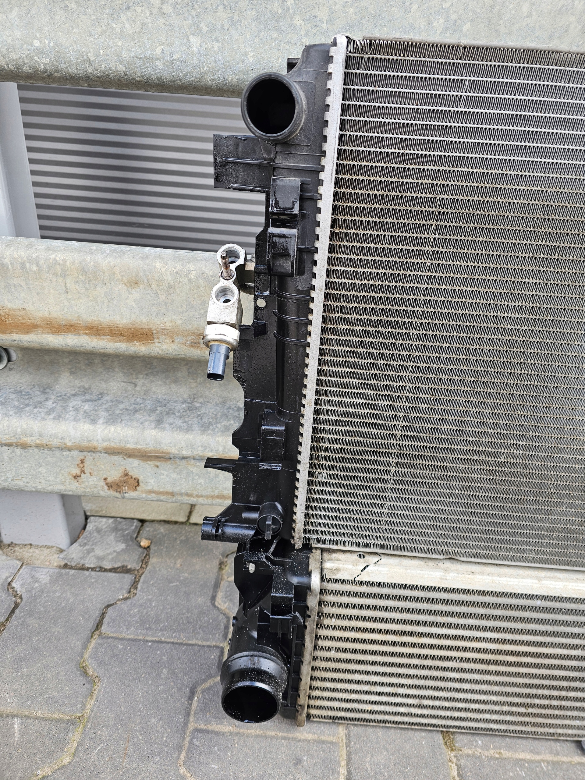 KOMPLET radiatore MERCEDES-BENZ SPRINTER 907 910 W910 W907 319CDI