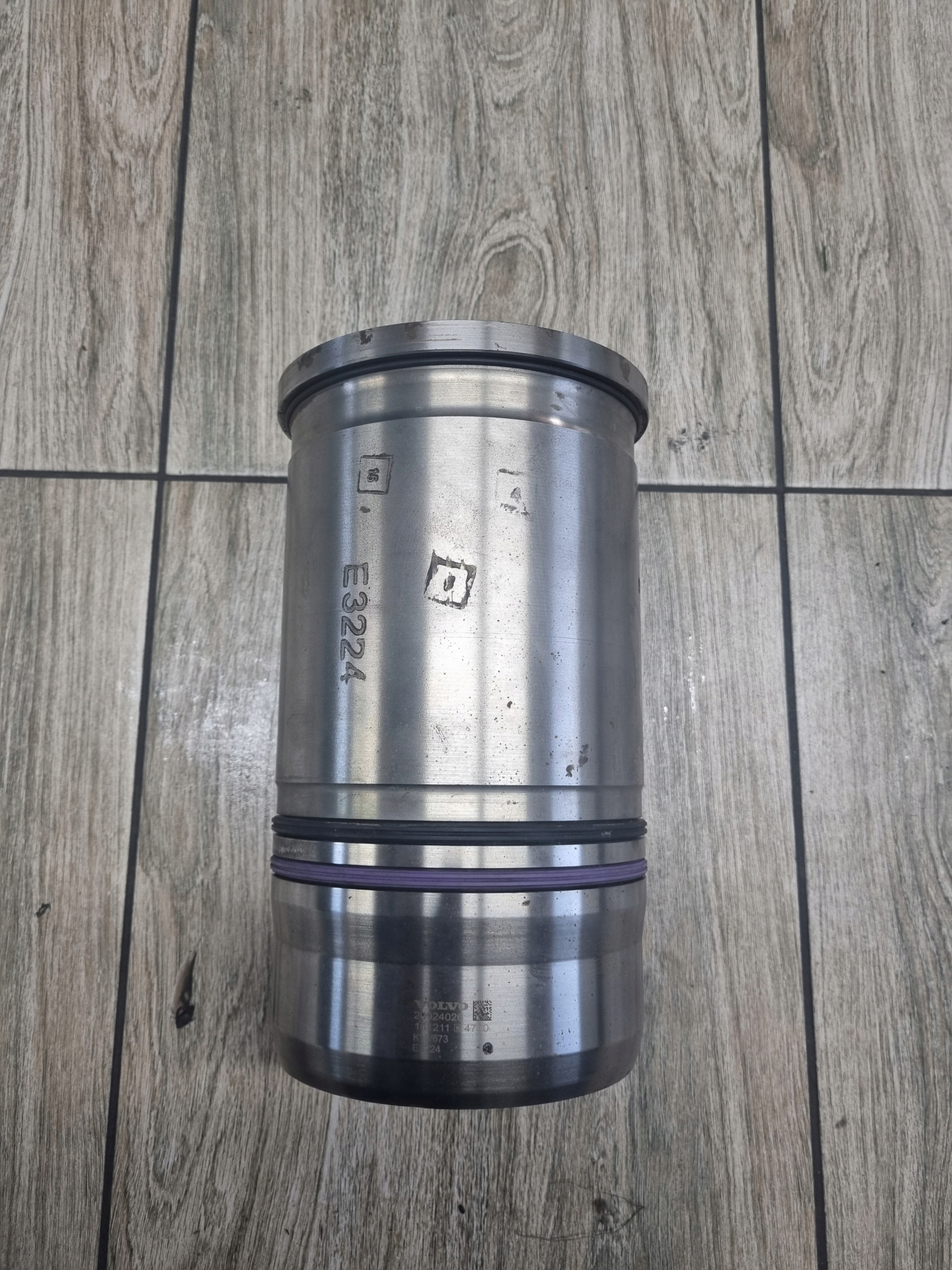 TULEJA CYLINDRA TŁOKA SILNIKA RENAULT PREMIUM DXI 11 VOLVO FM 9 D11C