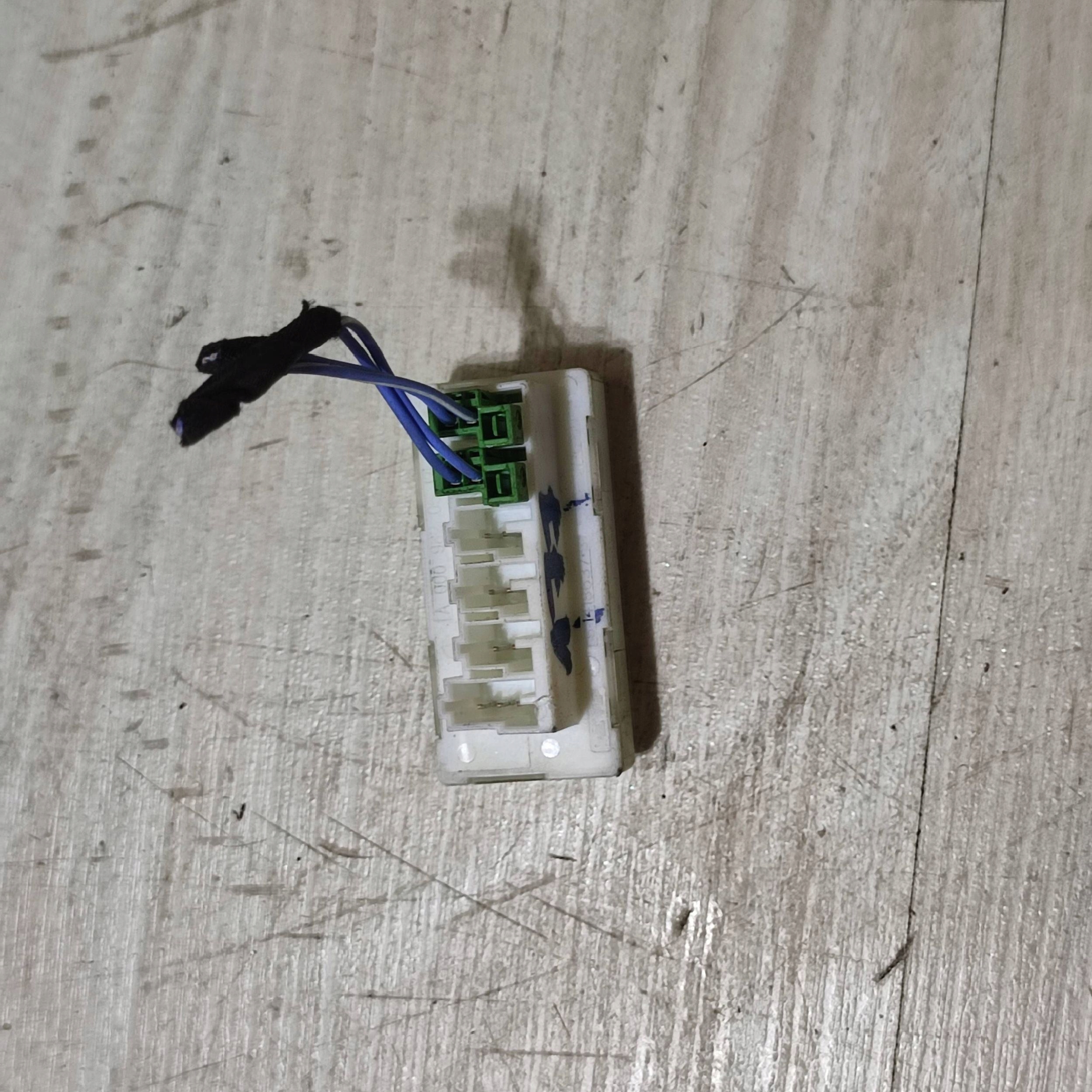 fuse Mercedes-Benz A W177 A0009820512