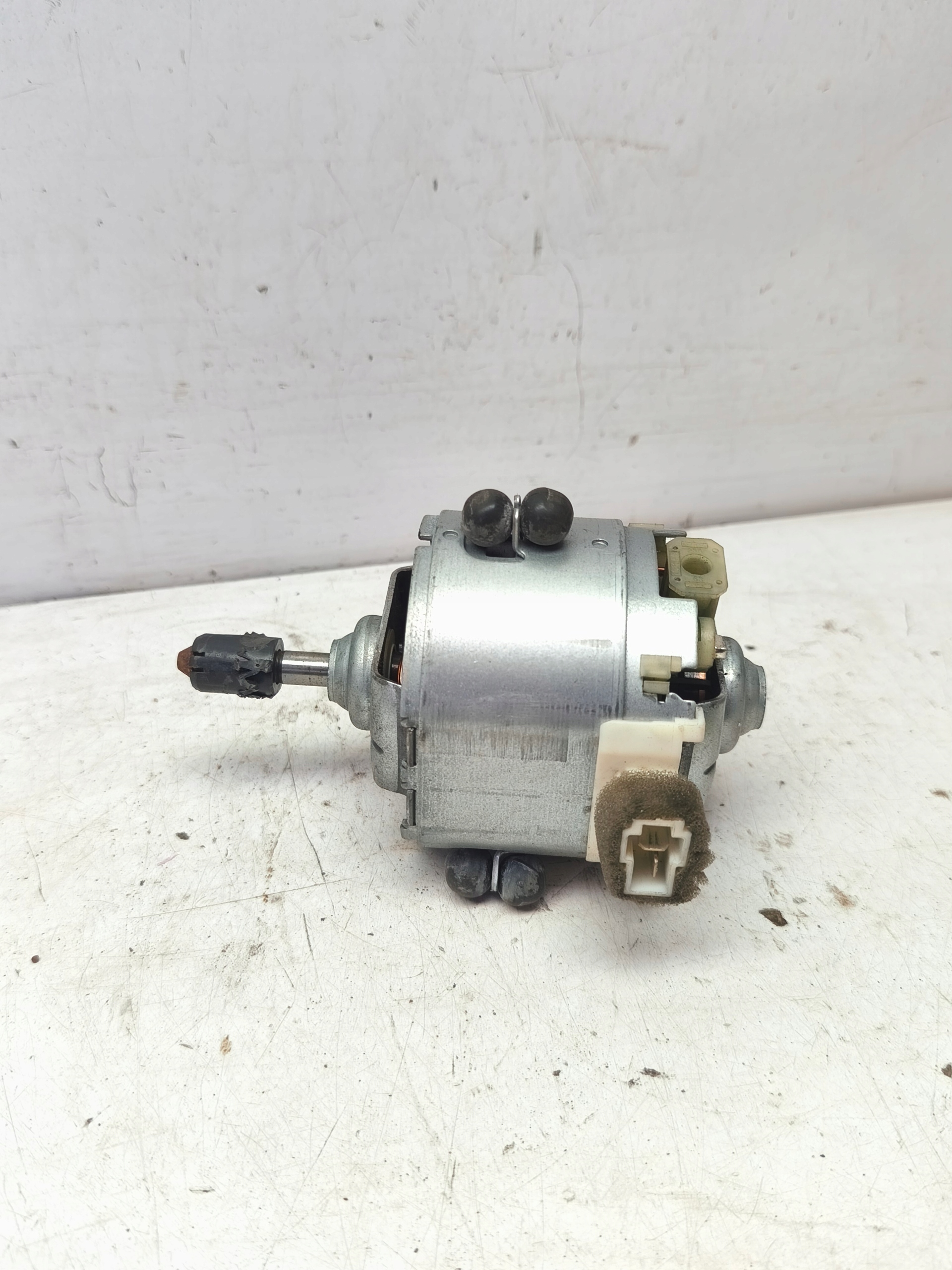 SILNICZEK WENTYLATORA DMUCHAWA 1.0 T-GDI RIO IV LIFT 20-23 STONIC