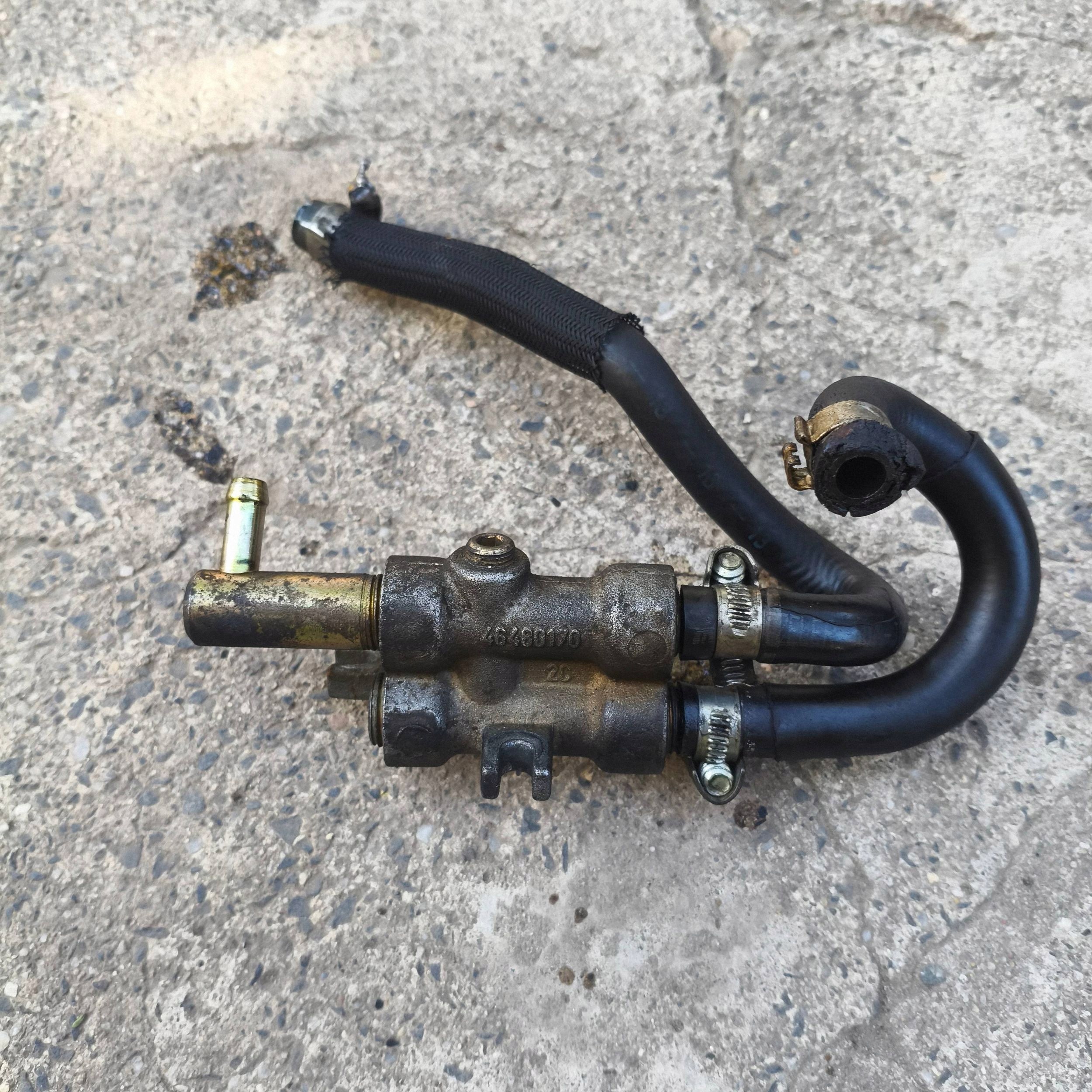 distributeur carburant Alfa Romeo 156 1.9 JTD 8V 2002