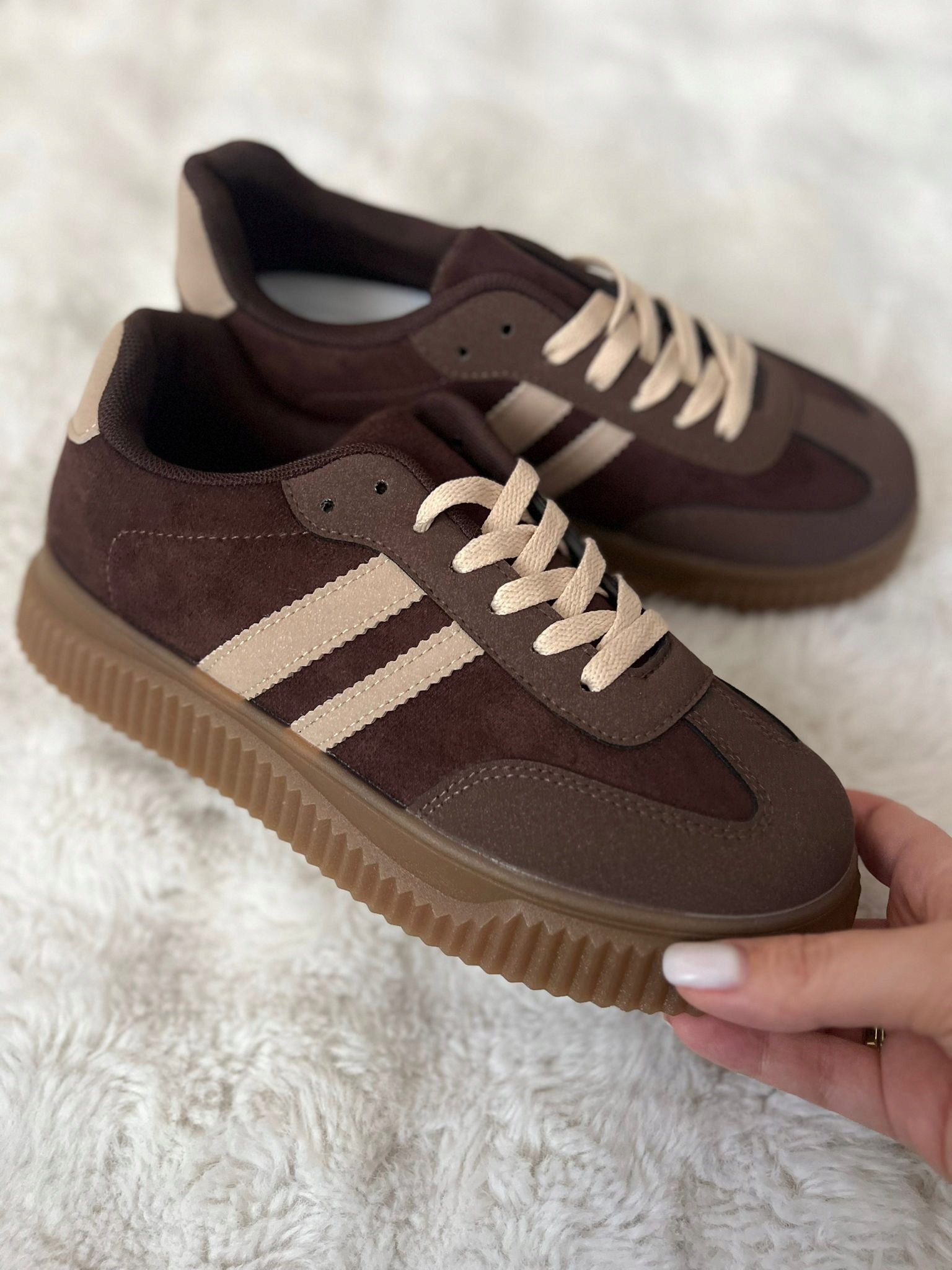 Czekoladowe sneakersy Damskie