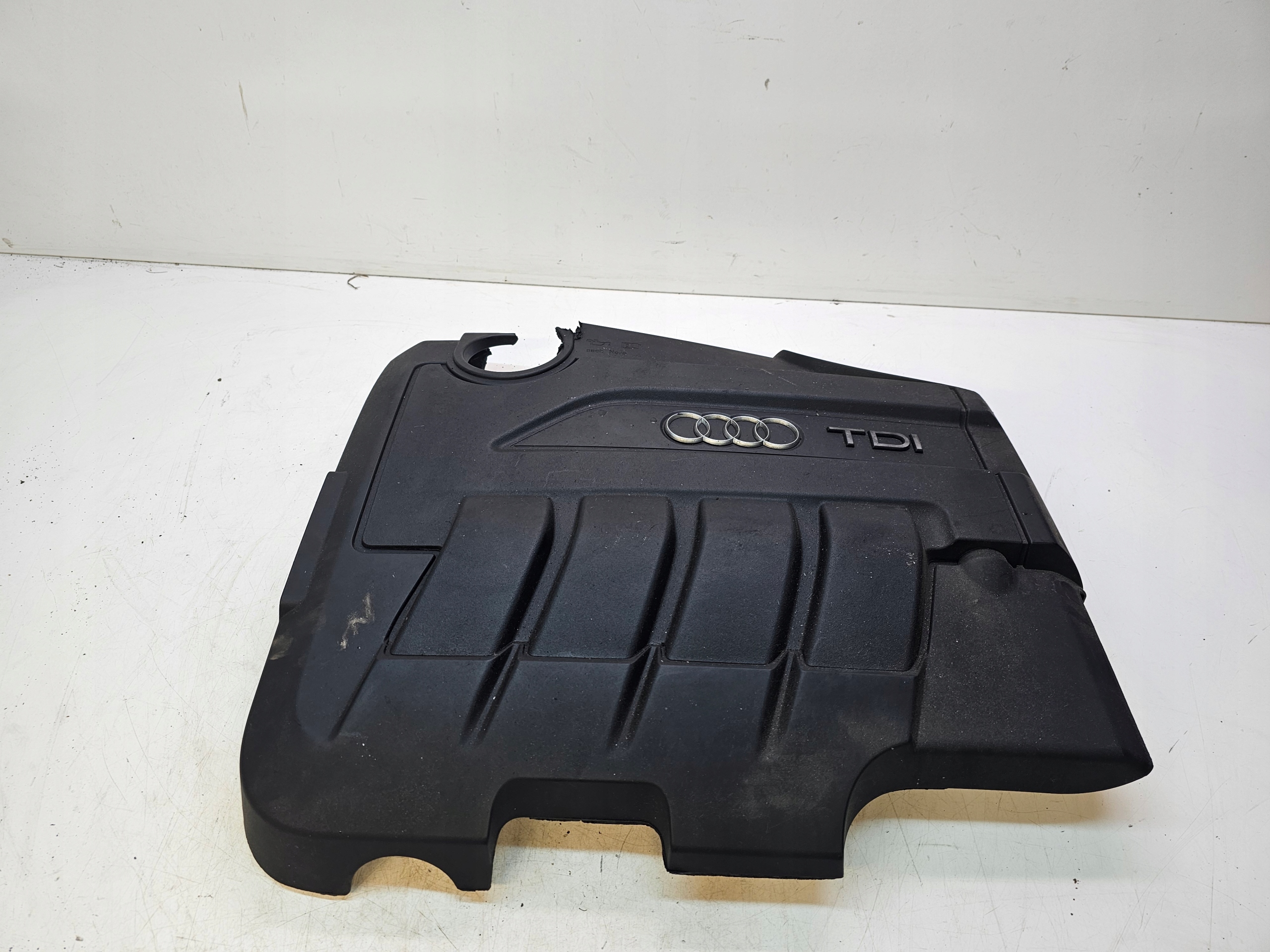 fedél motorfedél AUDI A1 A3 VW 03L103925AE