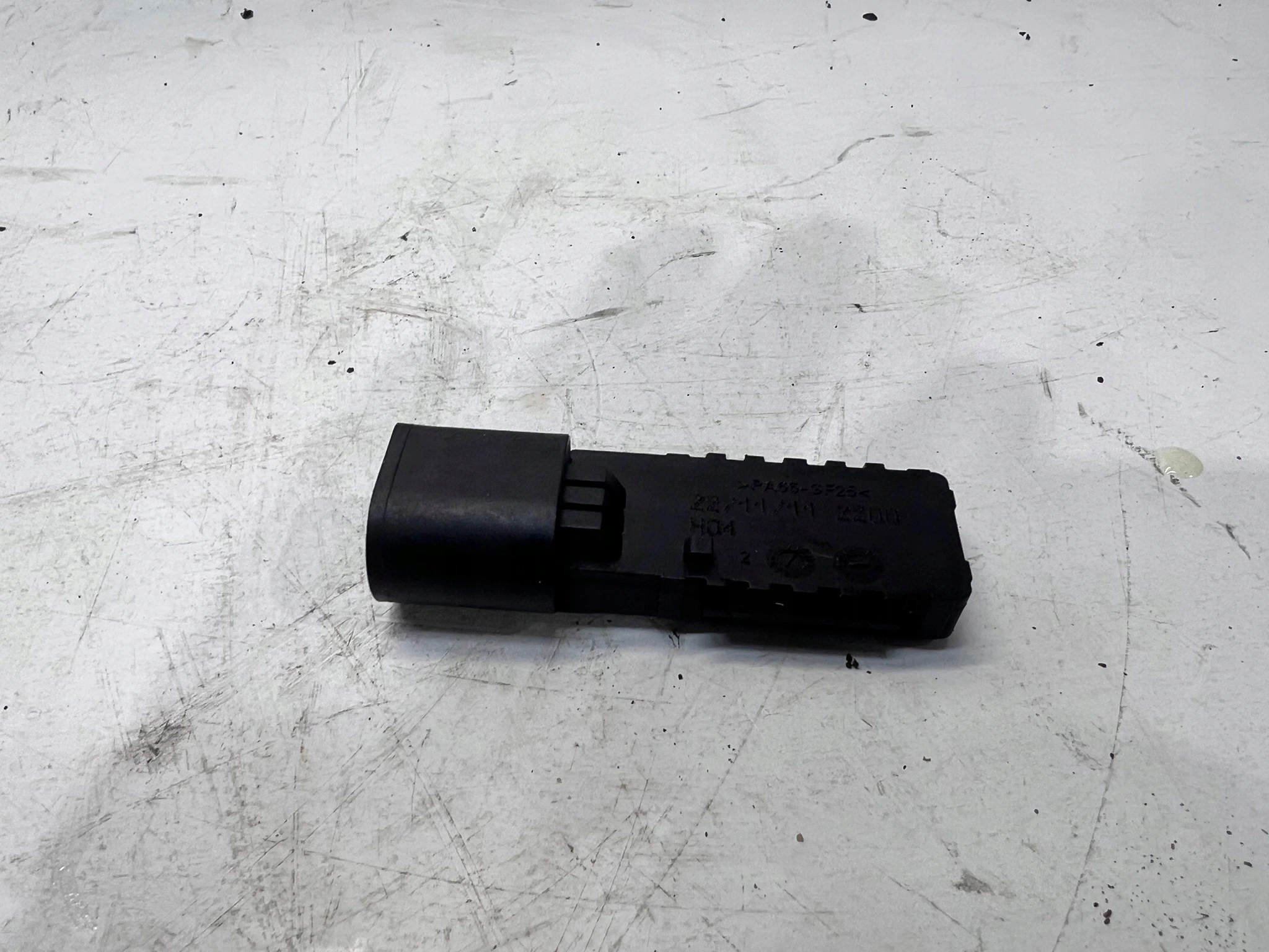 sensor position der kupplung AUDI A4 B8 8K0907658D