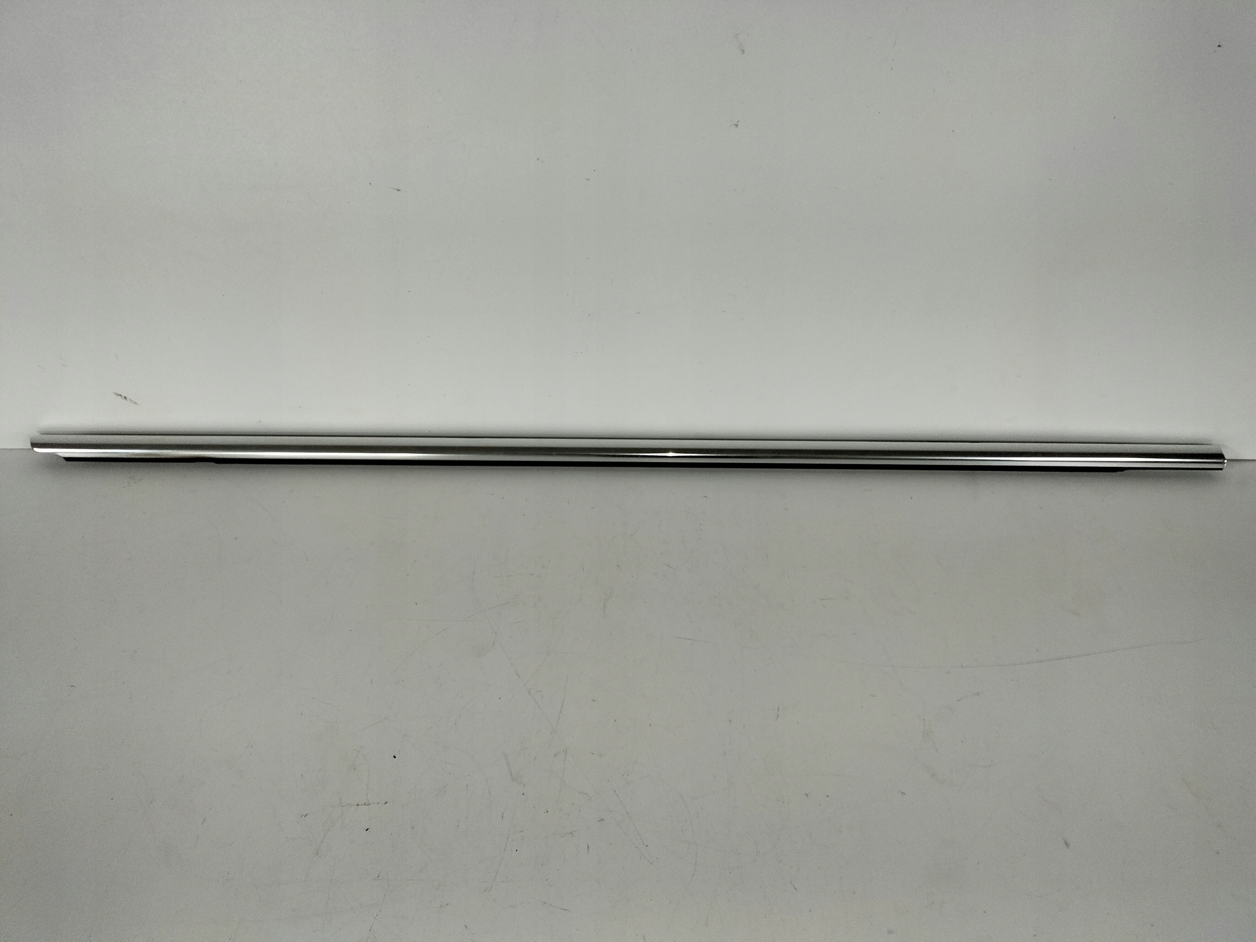 moulding dust front right VW PASSAT B6 05