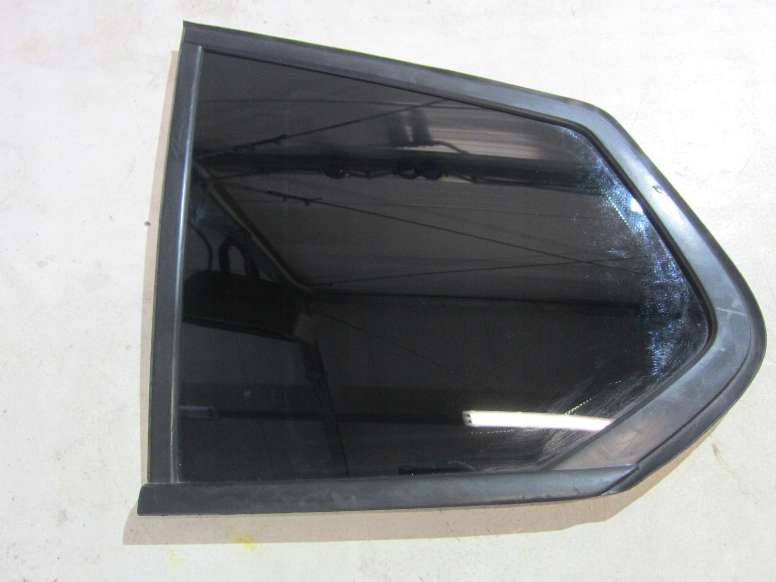 BMW X3 F25 window side bodywork left 7205625