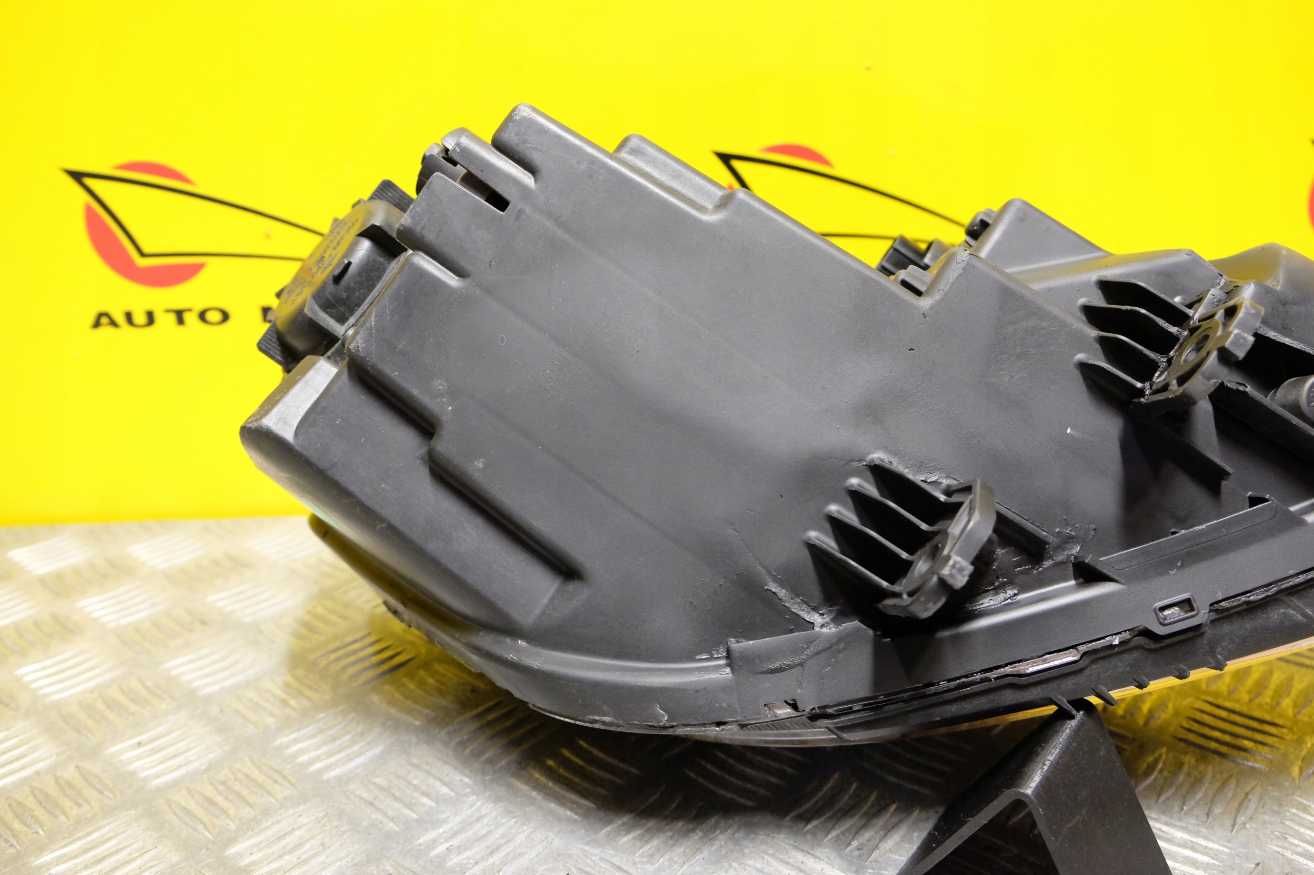 Abb9d8144618a653136a285630b7