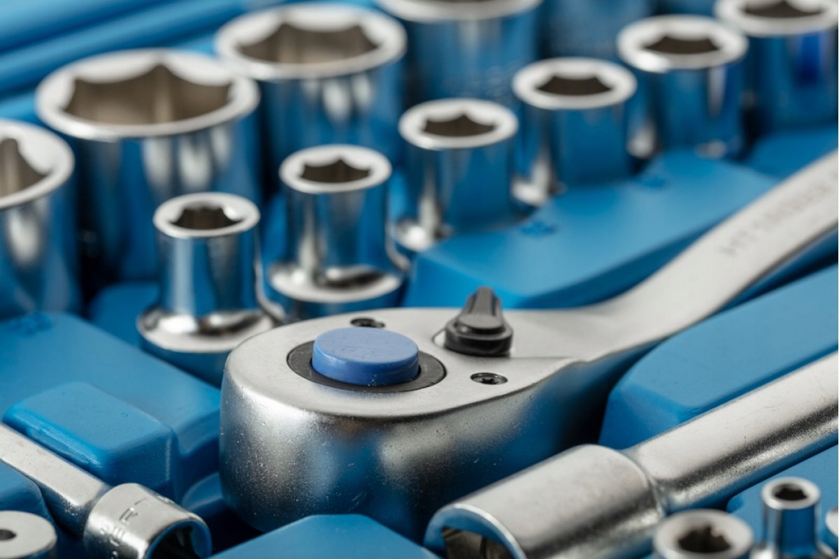 ZESTAW NARZĘDZI 89 EL. DWUKOLOROWA WALIZKA Marka Hoegert Technik