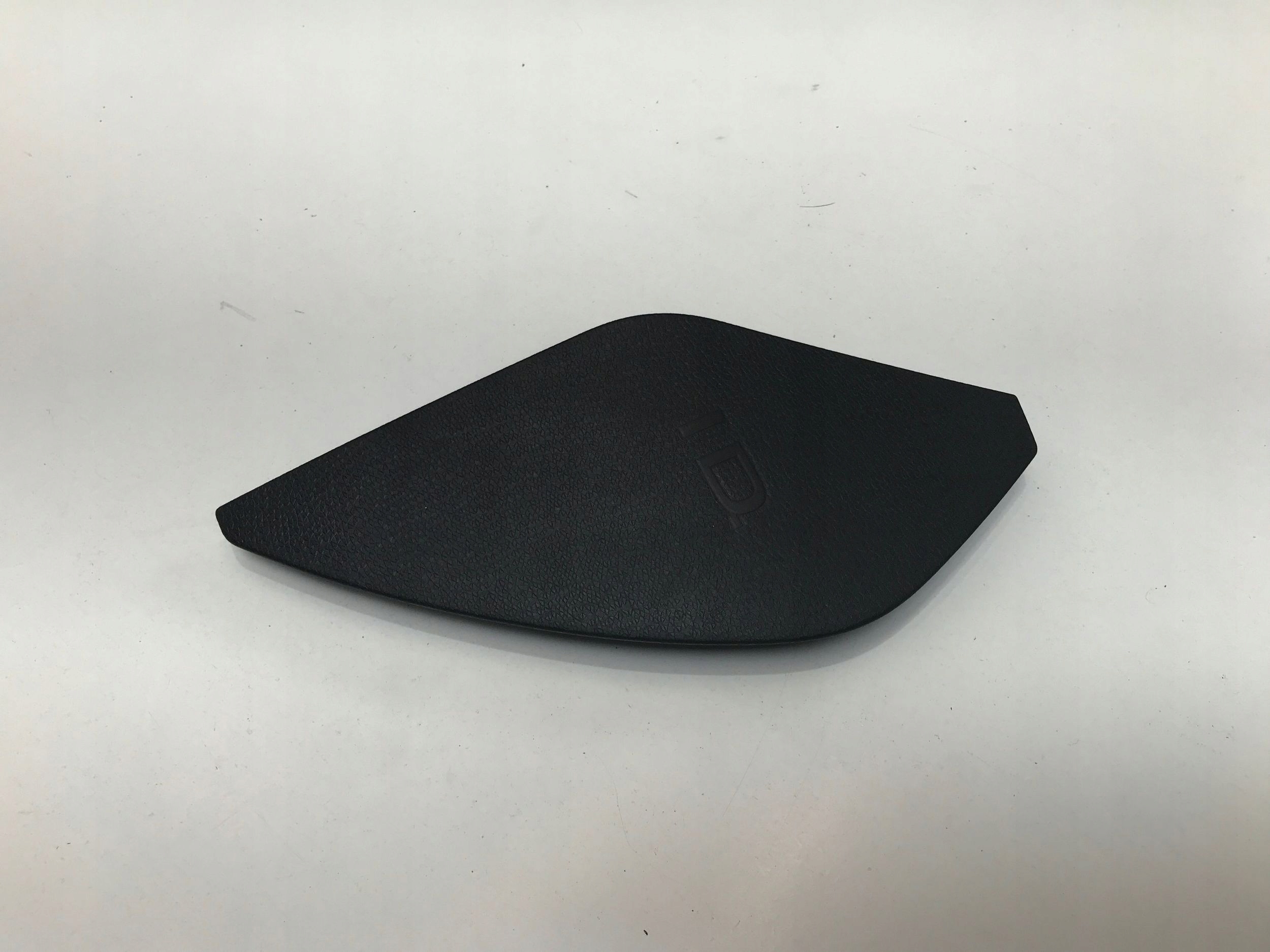 vw id.3 защита заглушка левый